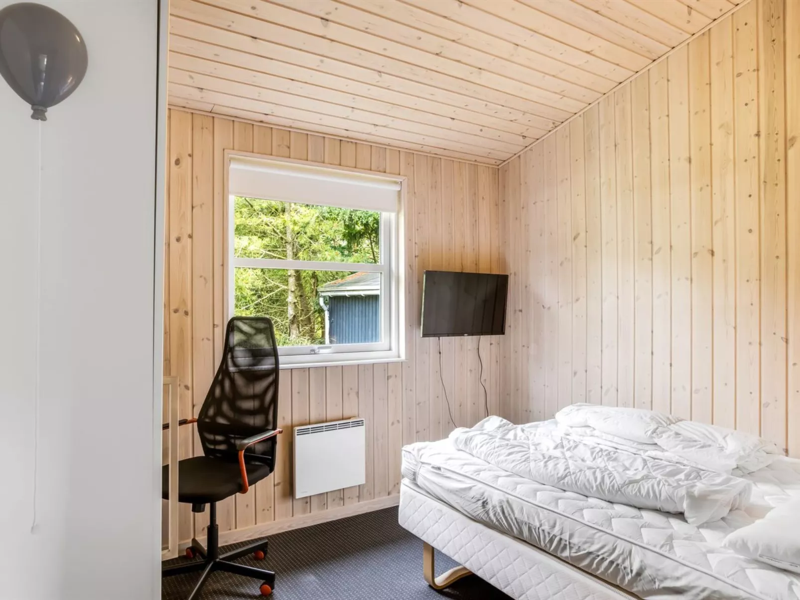 "Felina" -  from the sea-Binnen