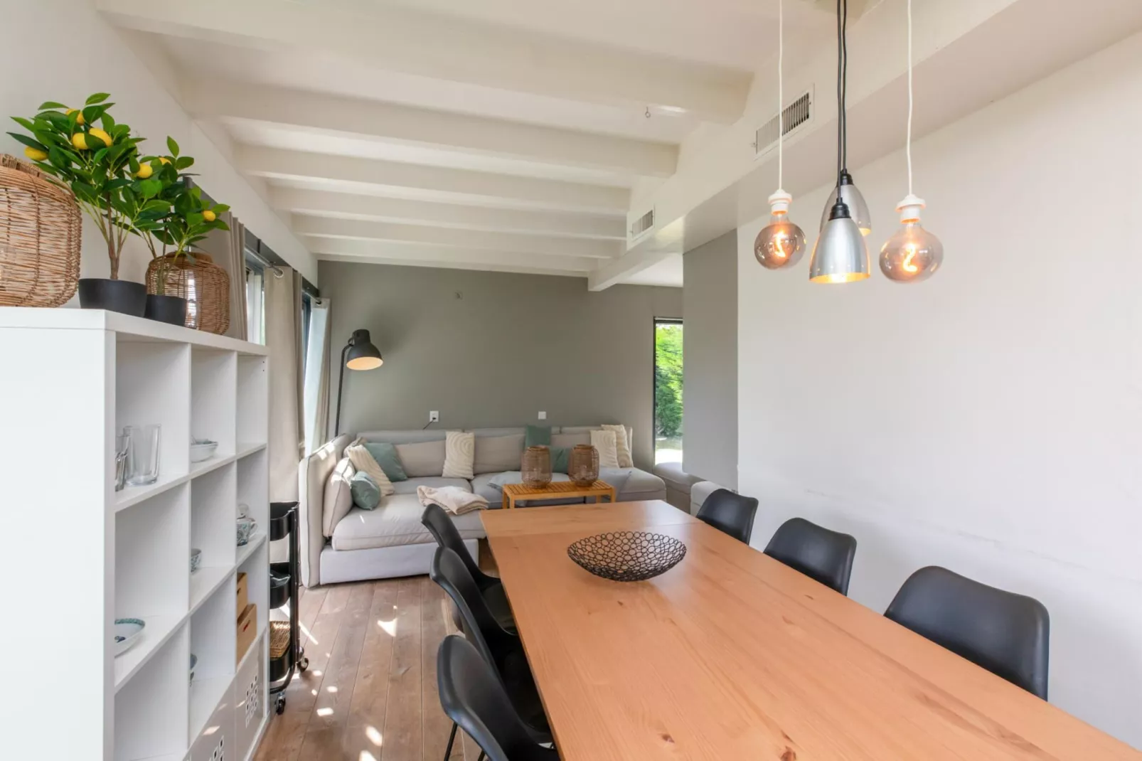 Strandhuis Schoneveld-Eetkamer