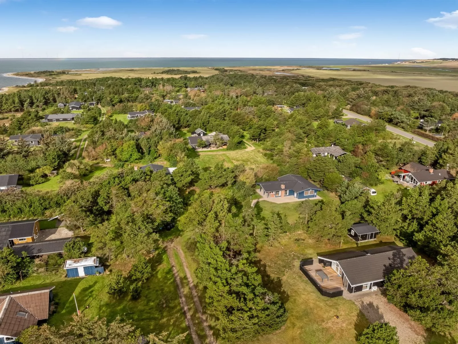 "Skrollan" - 200m to the fjord-Buiten