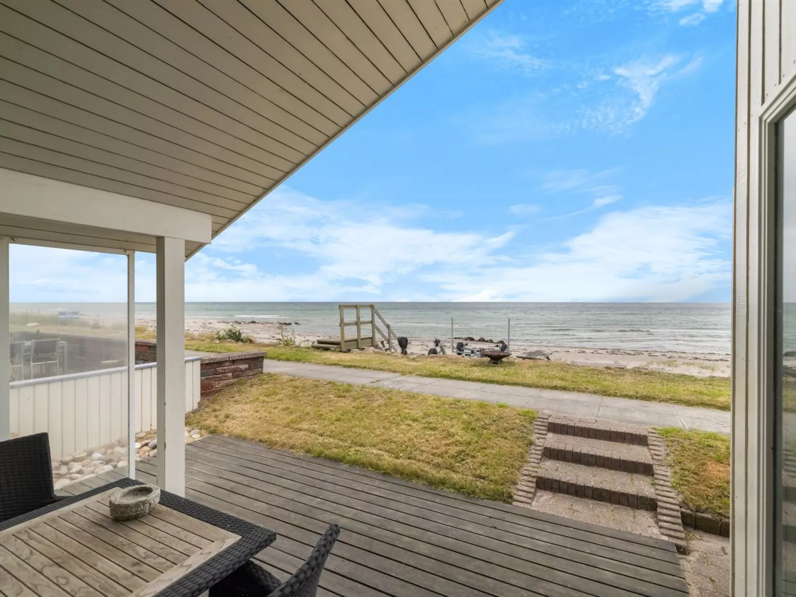 "Aswith" - 5m from the sea-Buiten