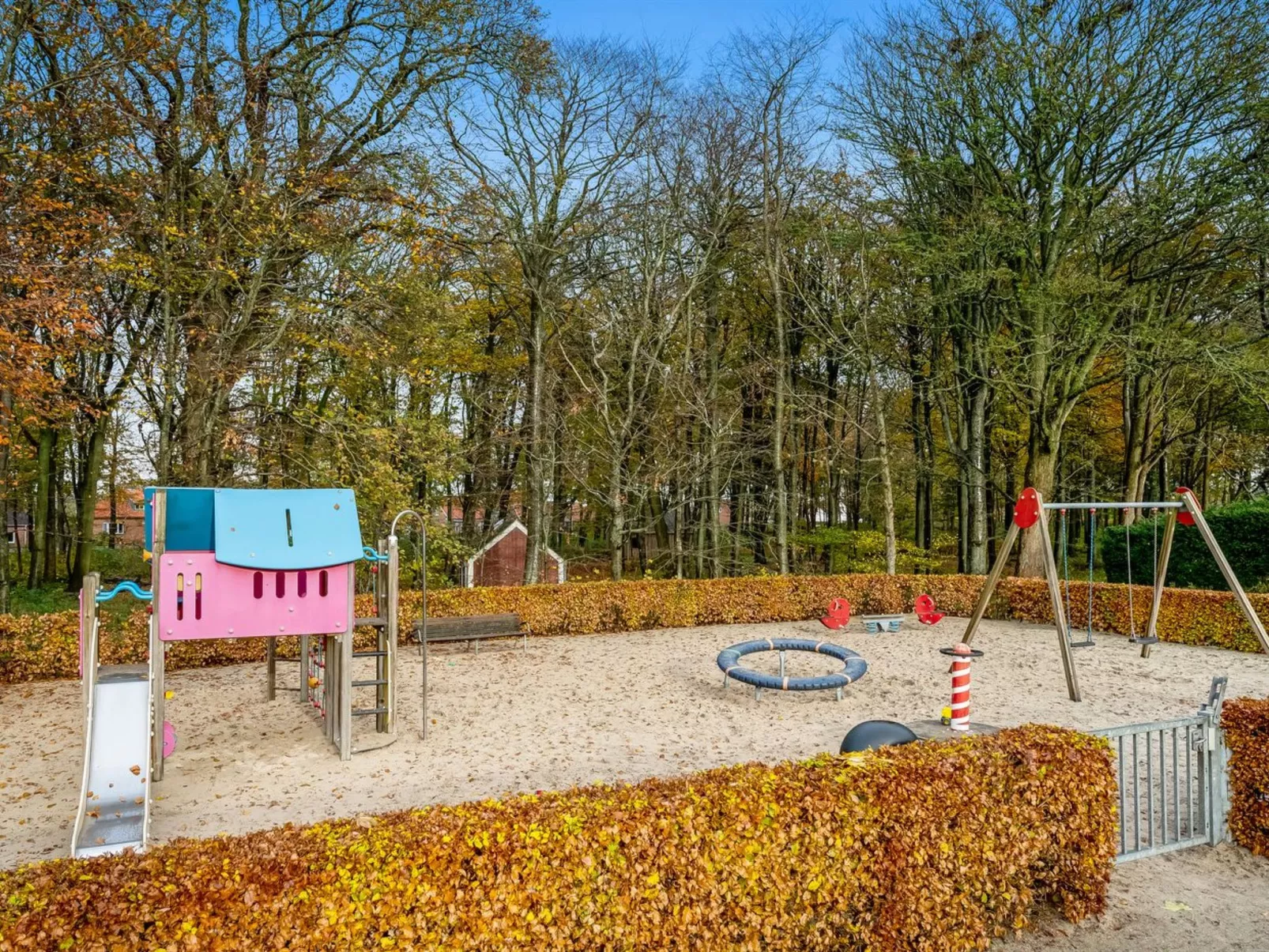 "Kamp" - 1km to the fjord-Buiten