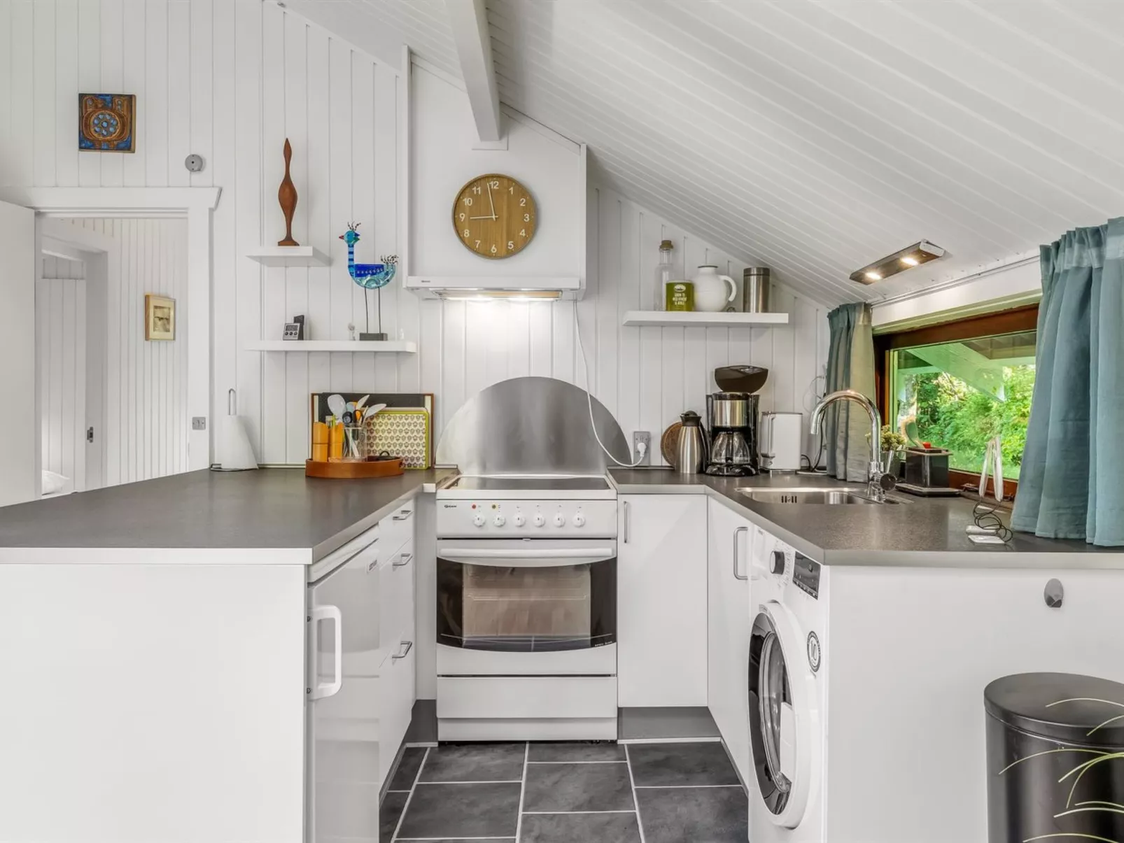 "Ung" - 30km from the sea-Binnen