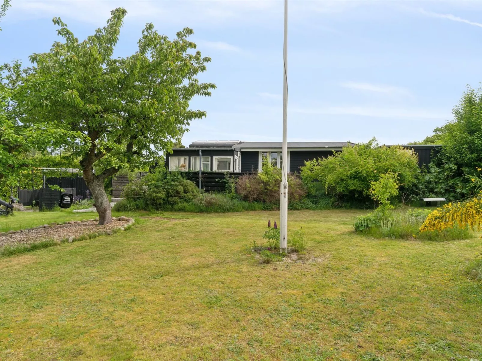 "Holmfridur" - 2km from the sea-Buiten