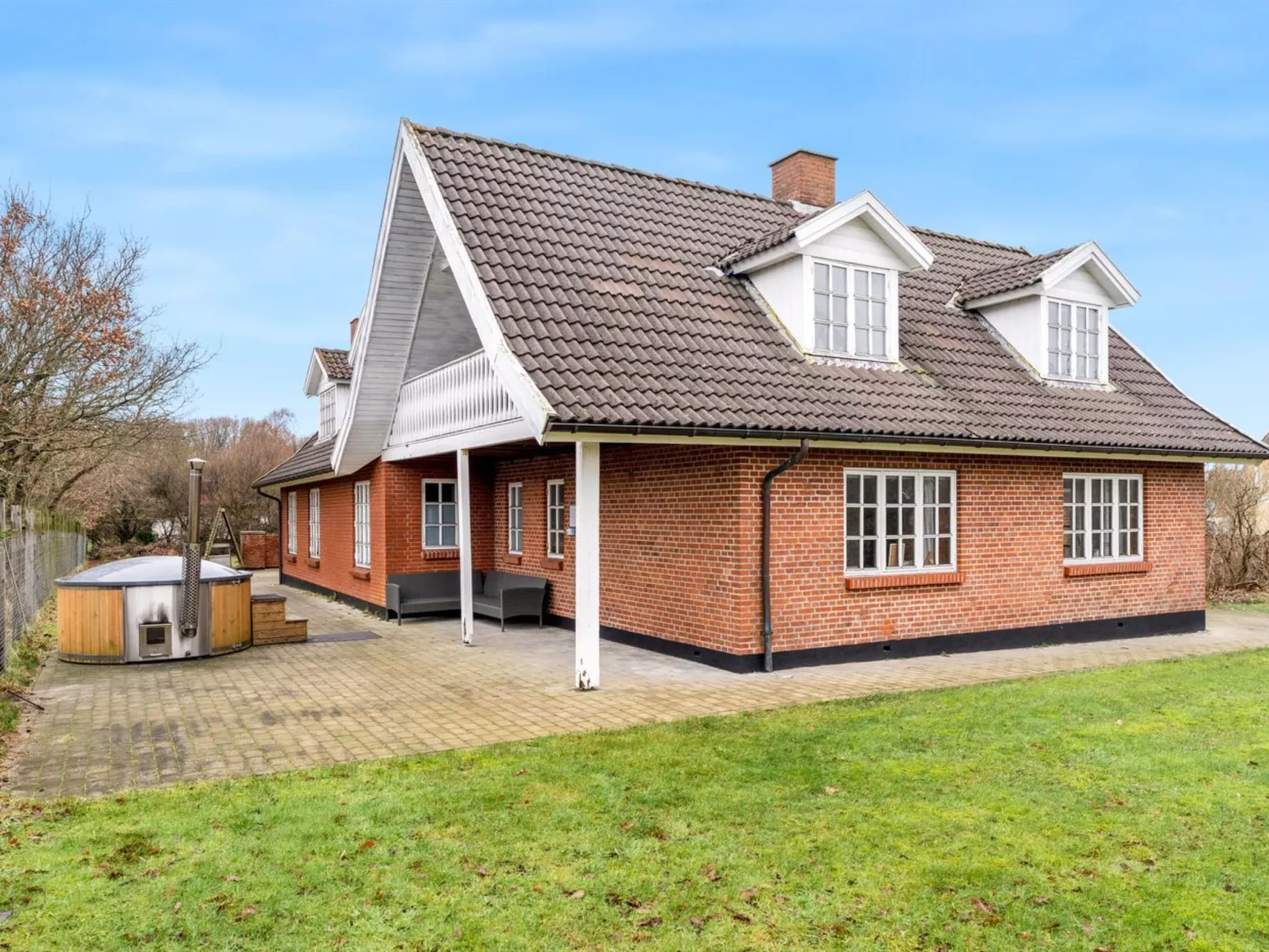 "Star" - 200m to the fjord-Buiten