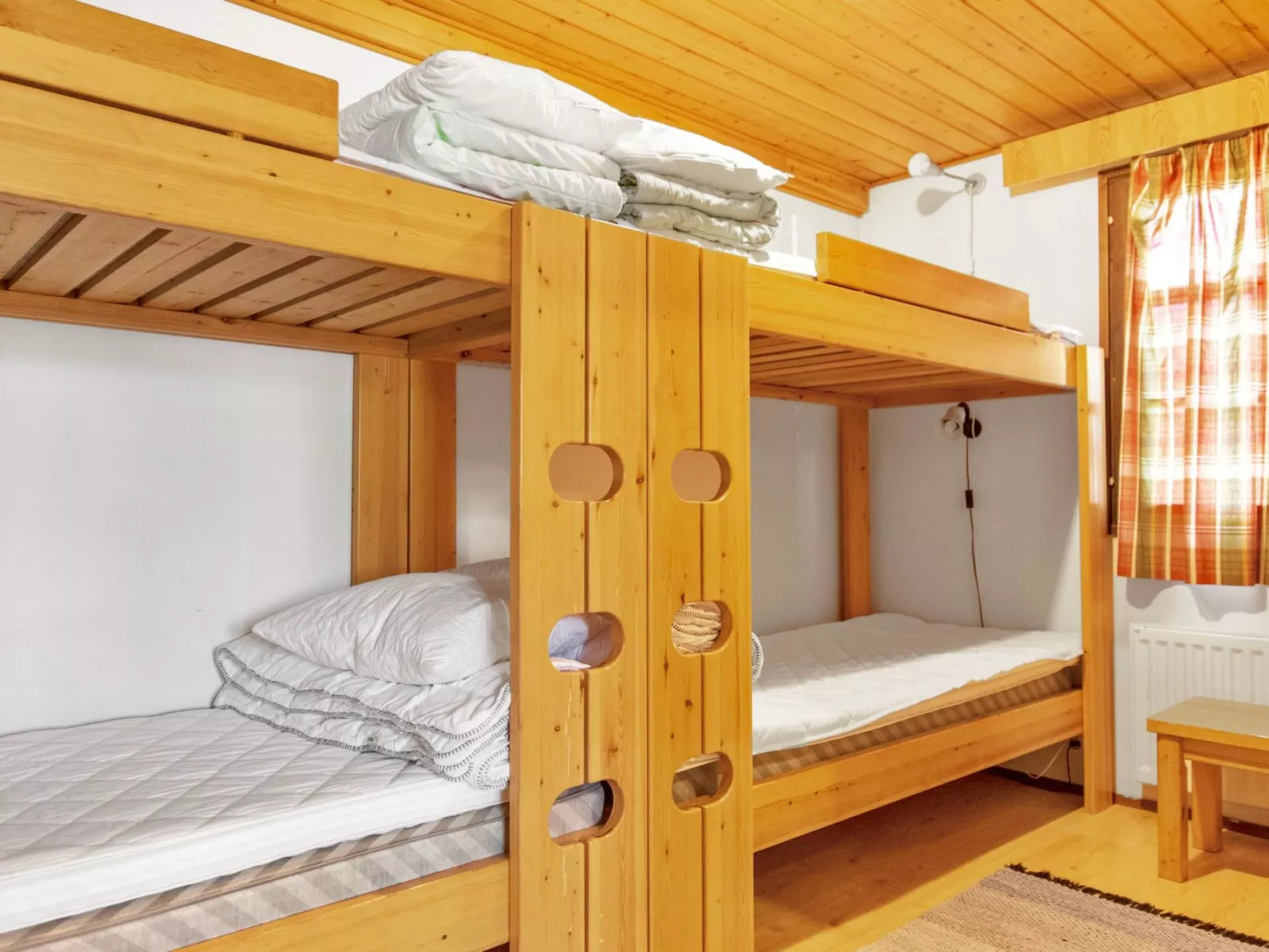 Saarihely b 13-Binnen