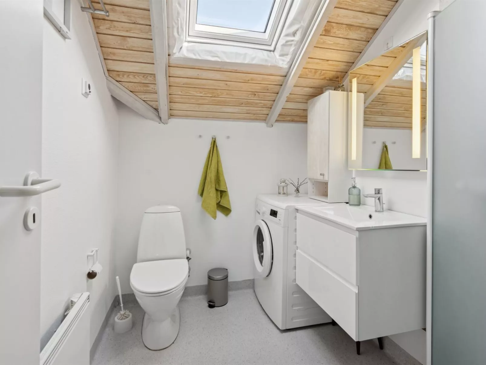 "Bernadine" - 400m from the sea-Binnen