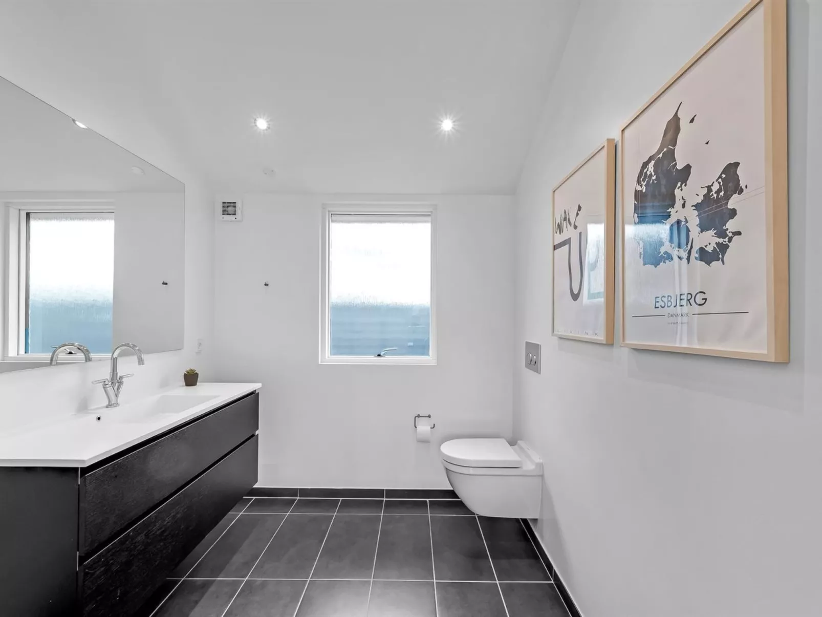 "Carlie" - 250m to the fjord-Binnen