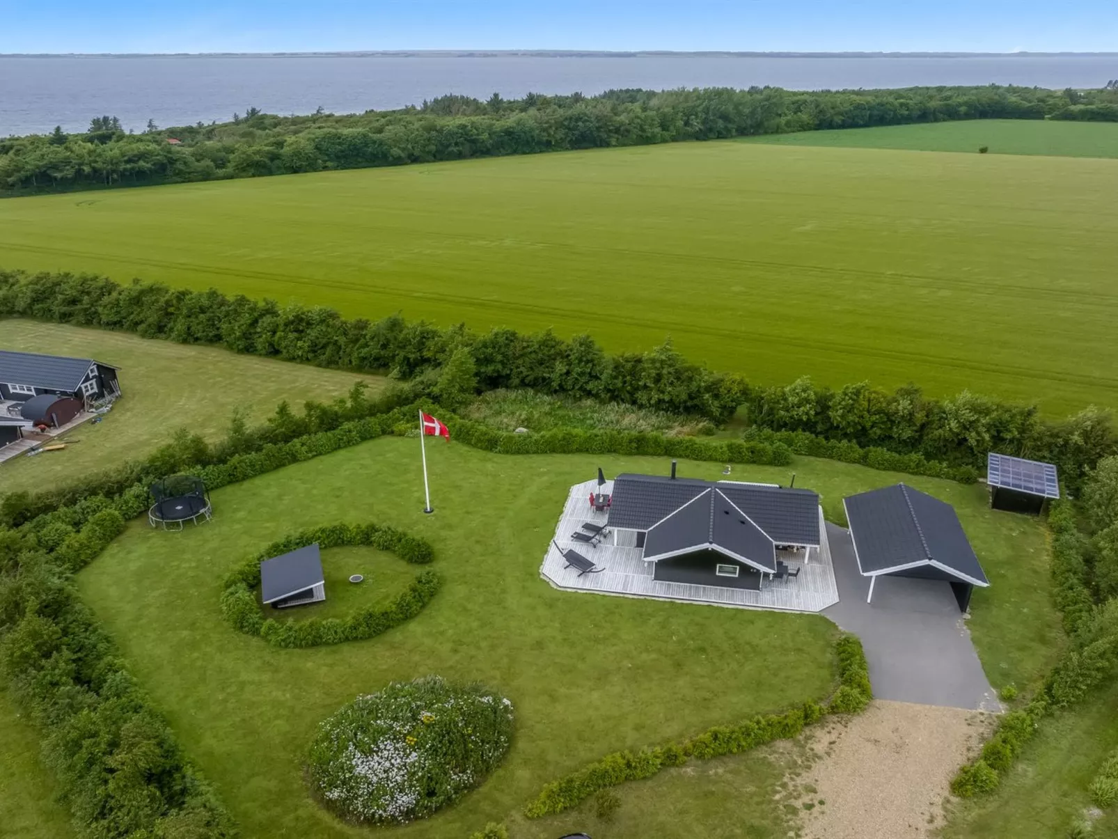 "Antero" - 500m to the fjord-Buiten