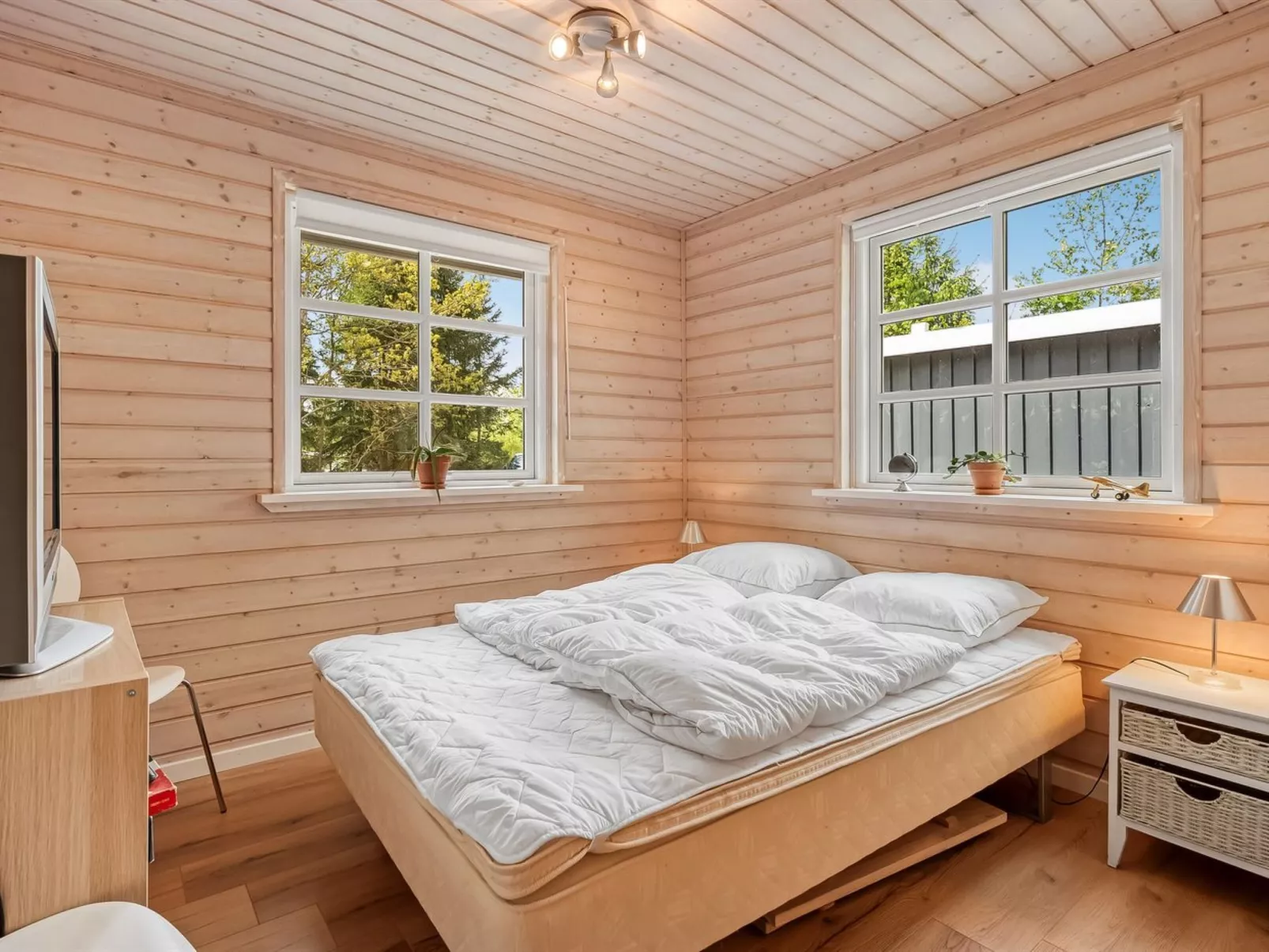 "Iorund" - 9km from the sea-Binnen