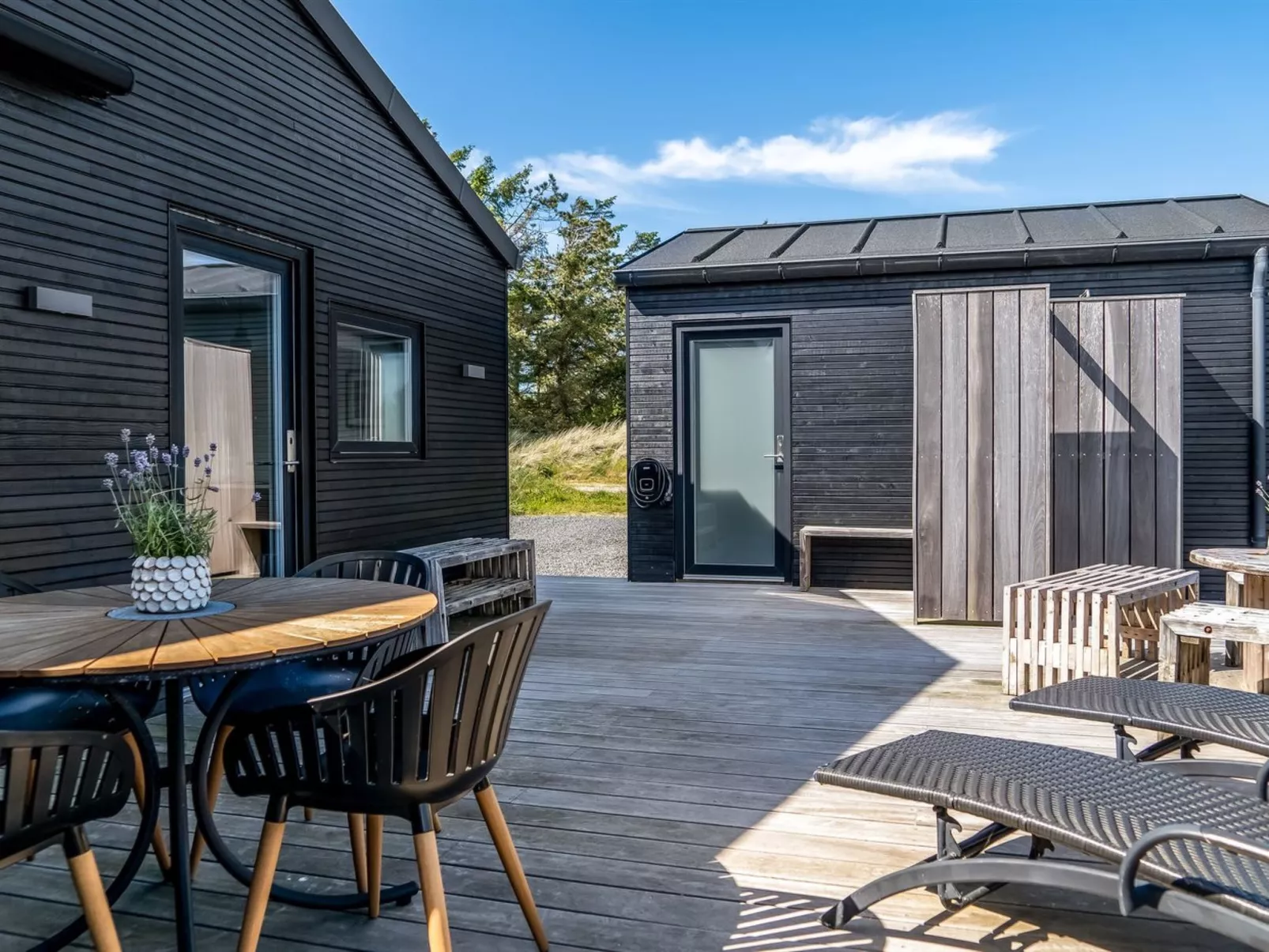 "Eriksine" - 750m from the sea-Buiten