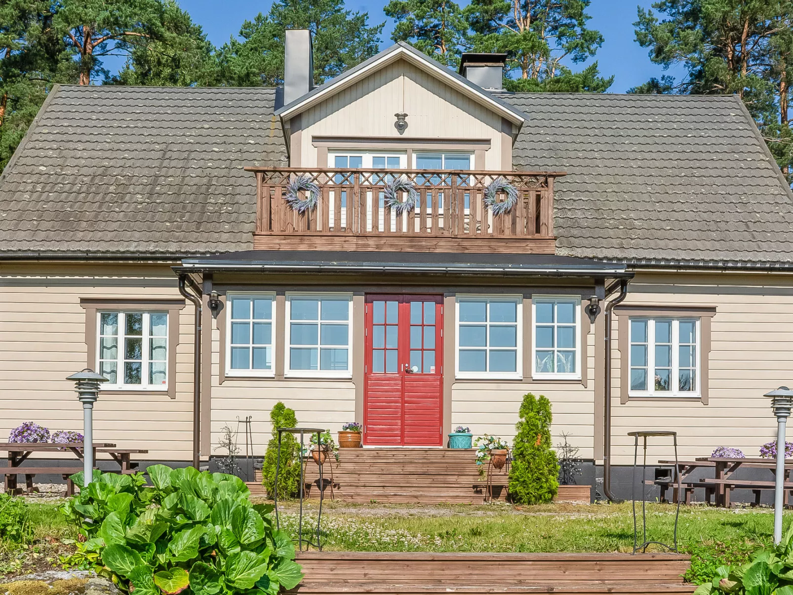 Päätalo, mökkilomat ja perhejuhlat-Binnen