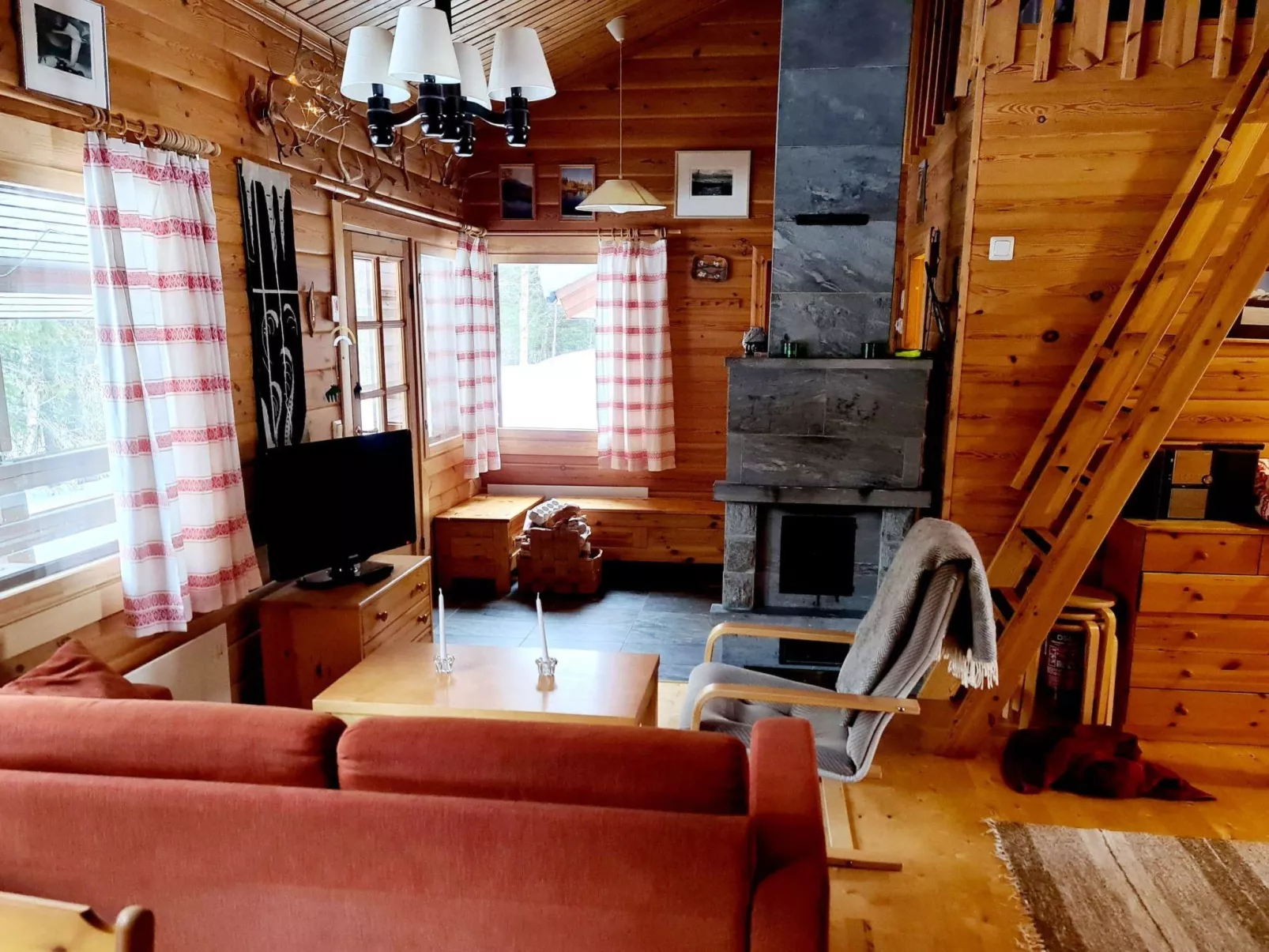 Ylläskuru d 2-Binnen