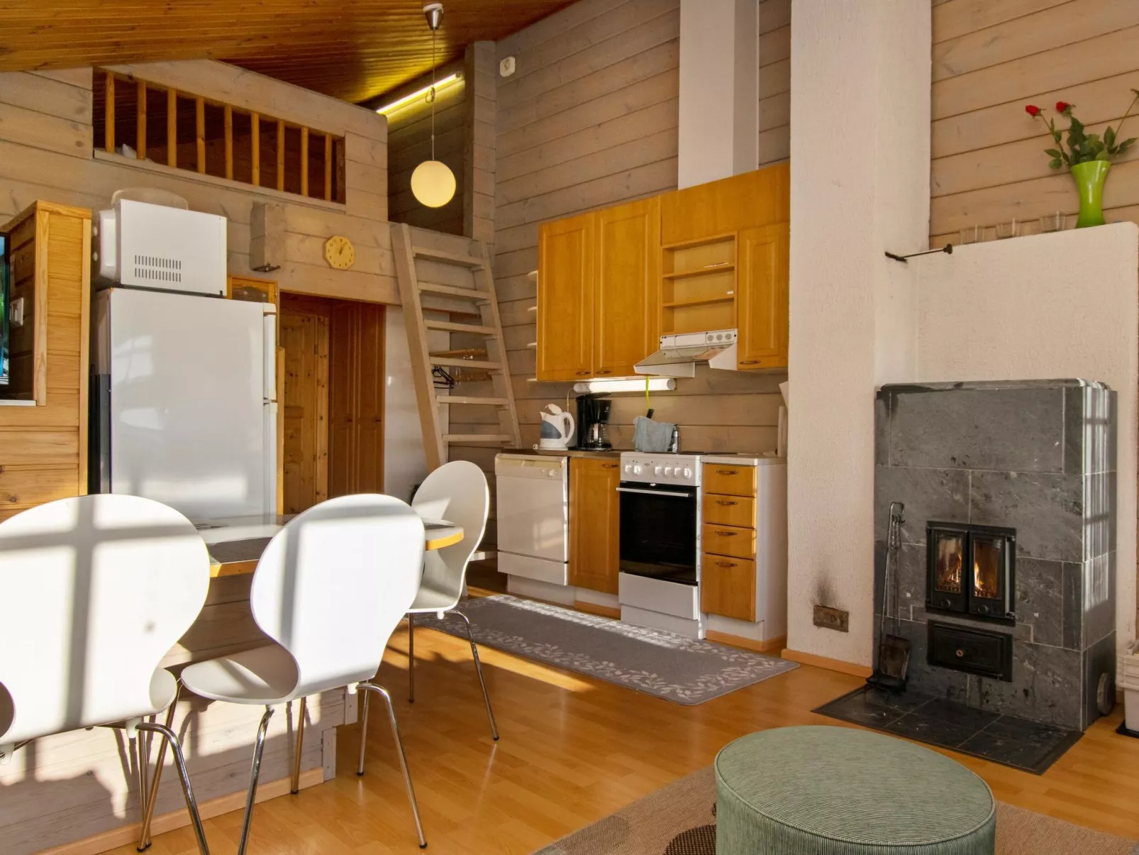 Gasthalla a paritalo-Binnen