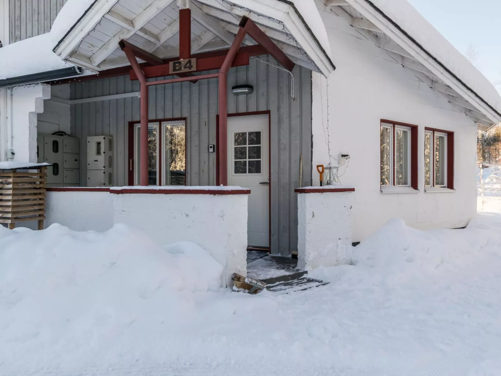 Hallantytär b4 paritalo-Binnen