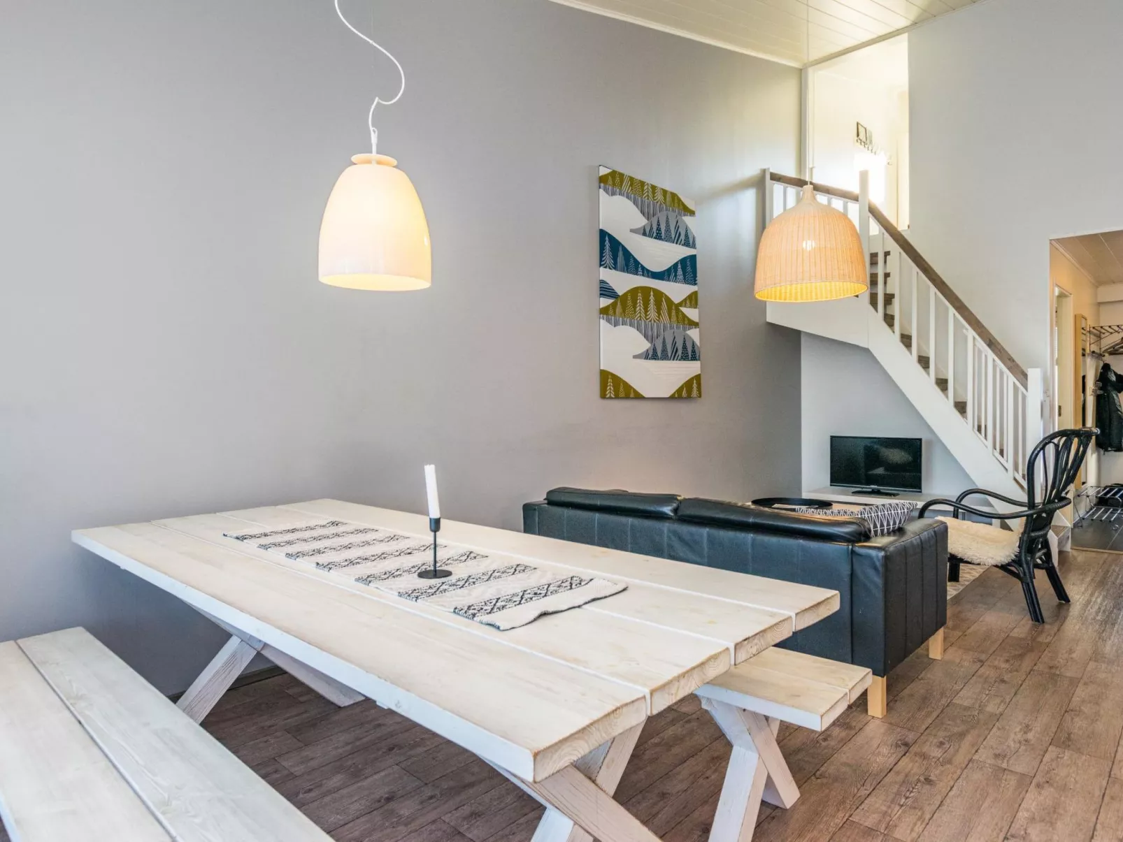 Skivillas 78 ukkohalla (1)-Binnen