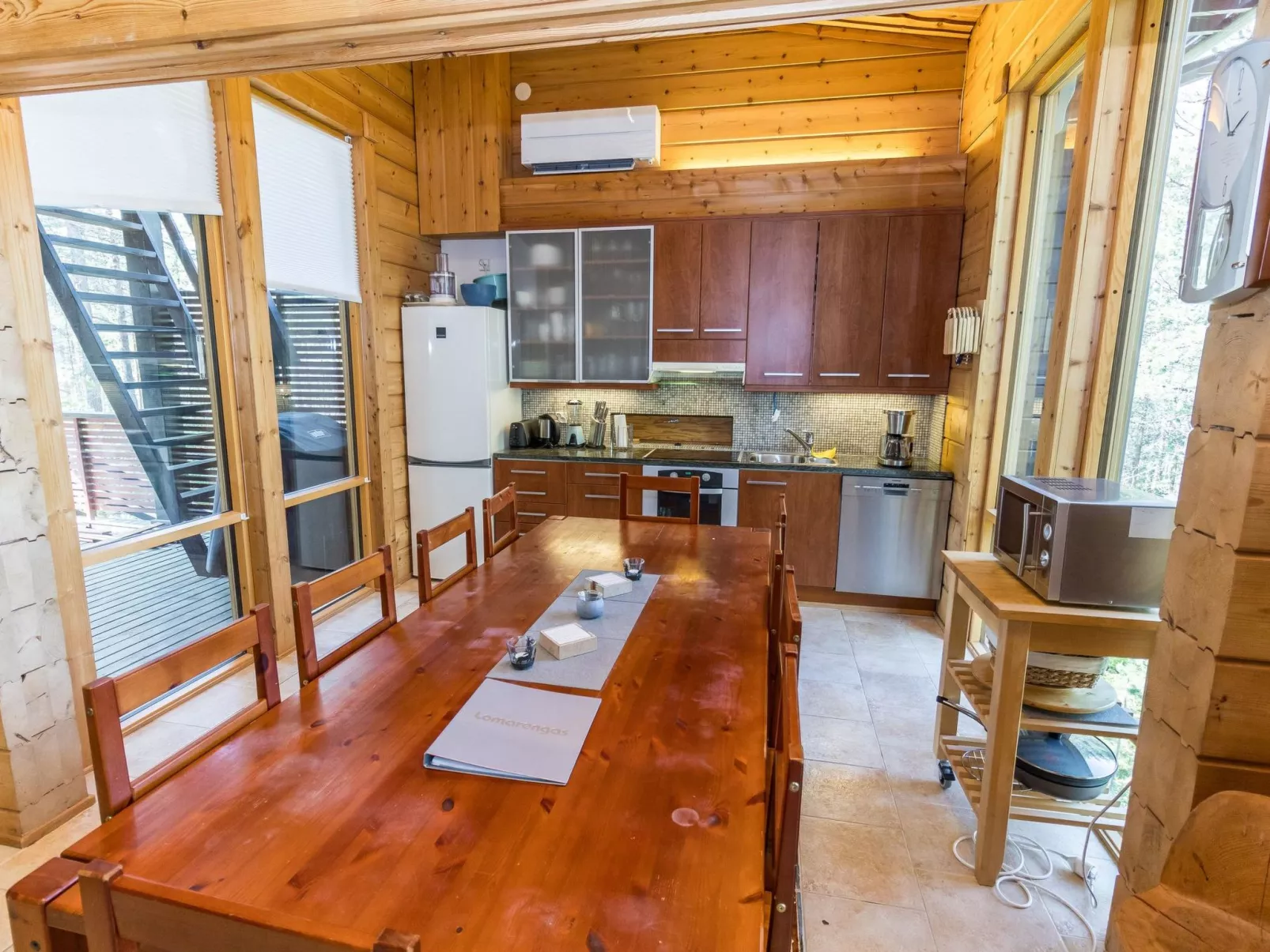 Matkajoentie 4b-Binnen