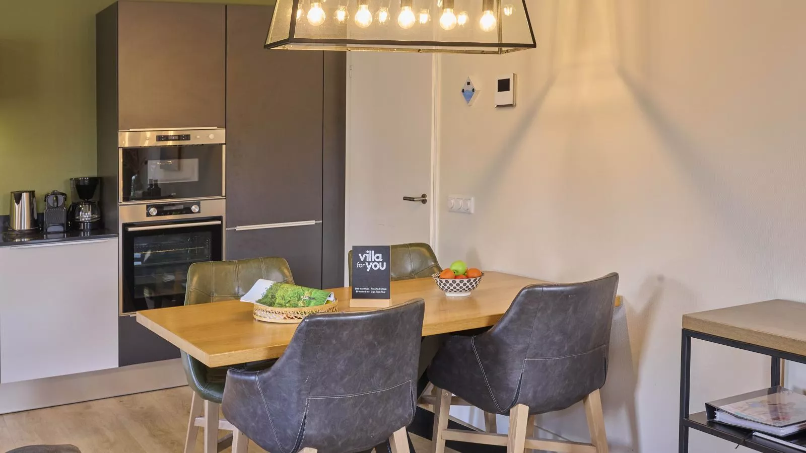 Sauna Zee 27A-Eetkamer