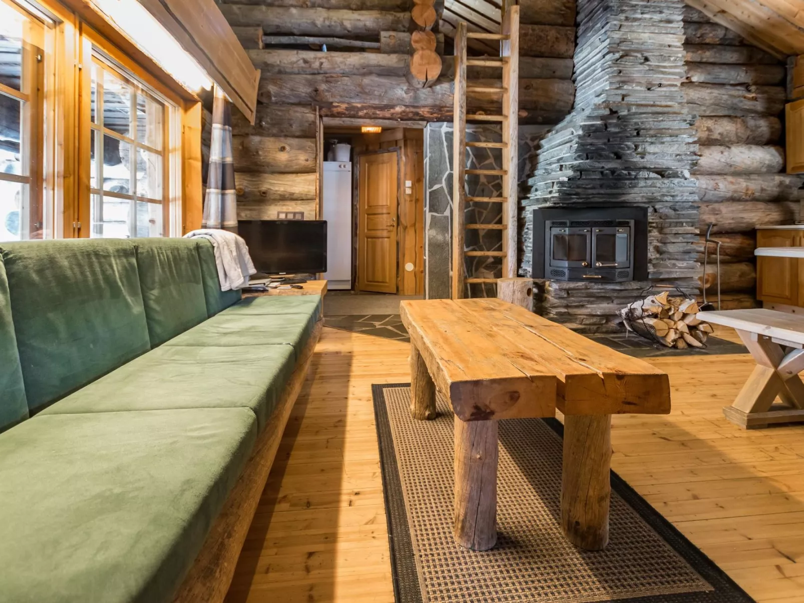 Seitsemän savua 3-Binnen