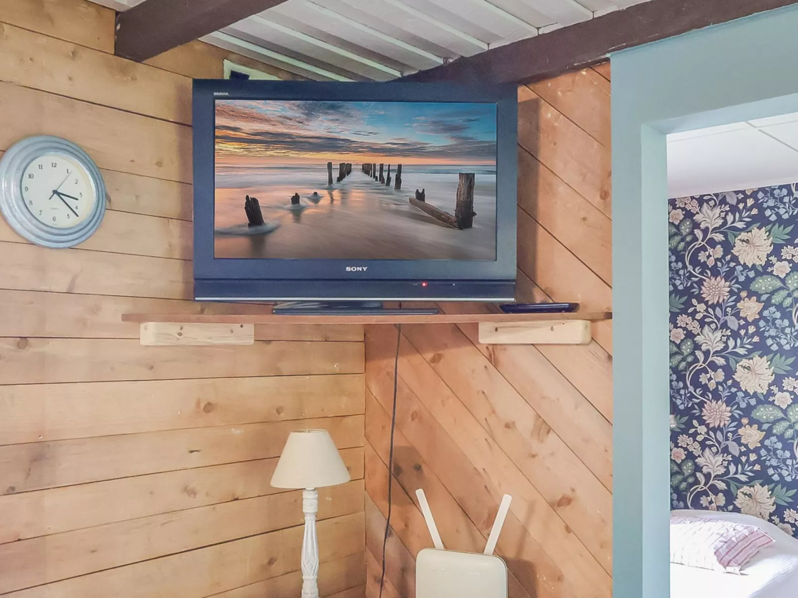 Artturin mökki-Binnen