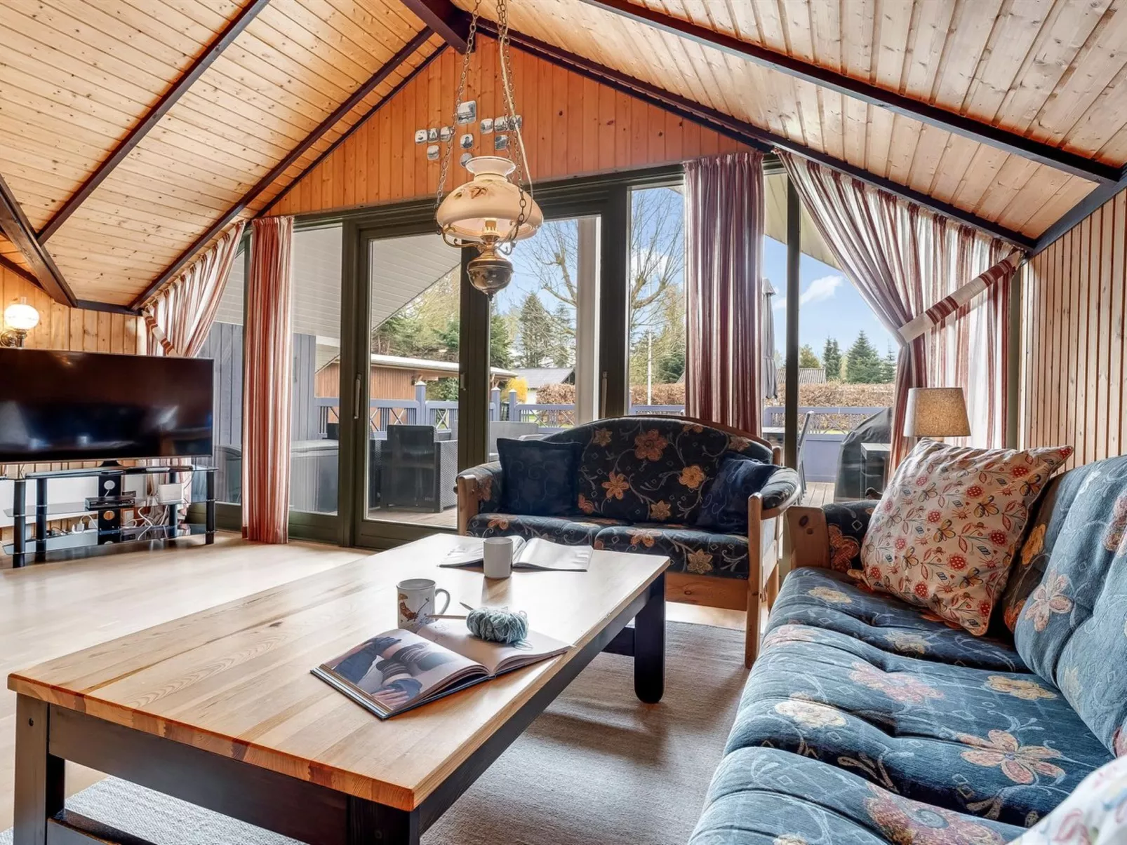 "Ovine" - 900m from the sea-Binnen