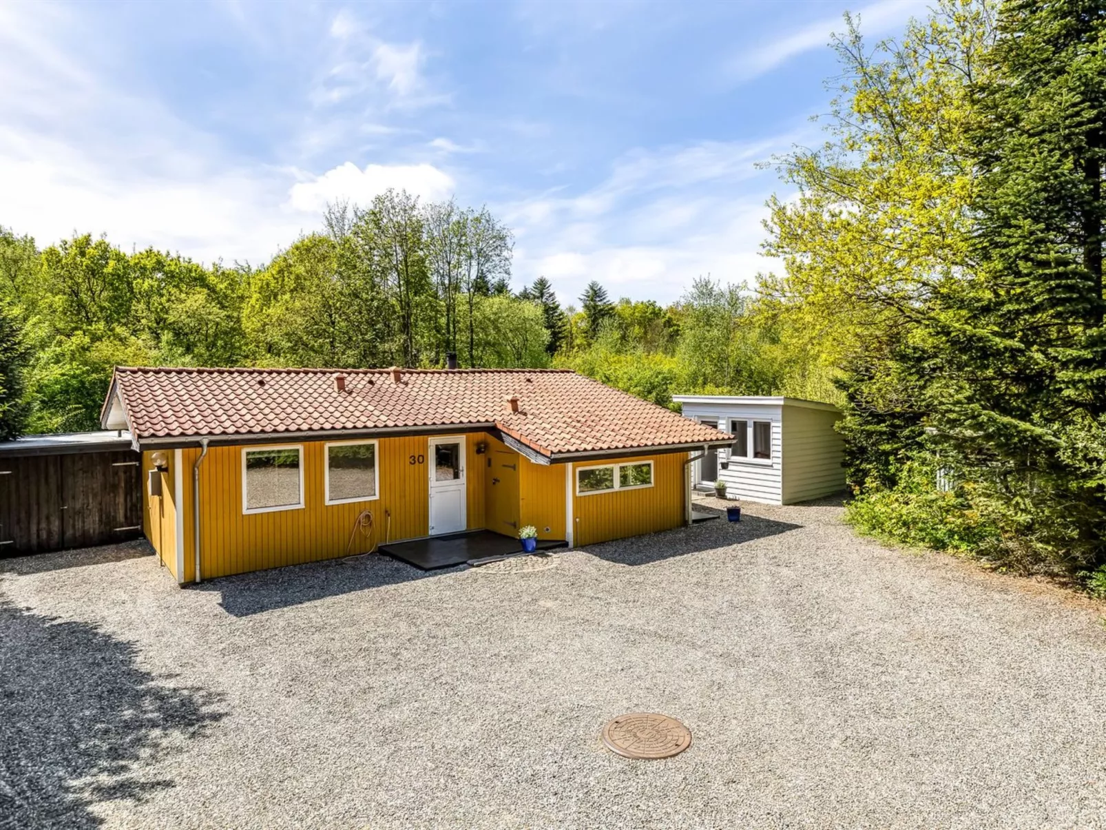 "Frethi" - 30km from the sea-Buiten