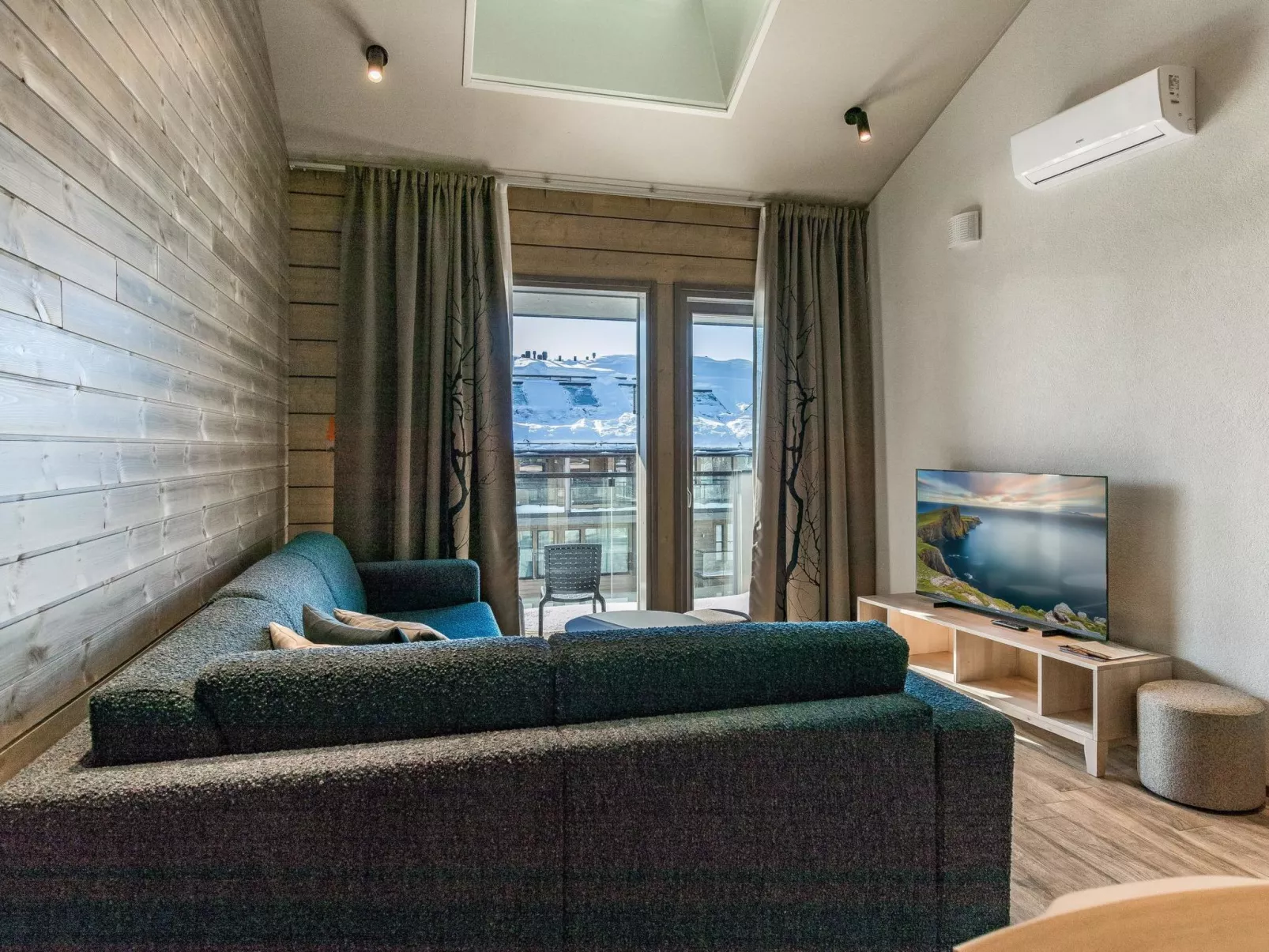 Uniikki 75, c402-Binnen