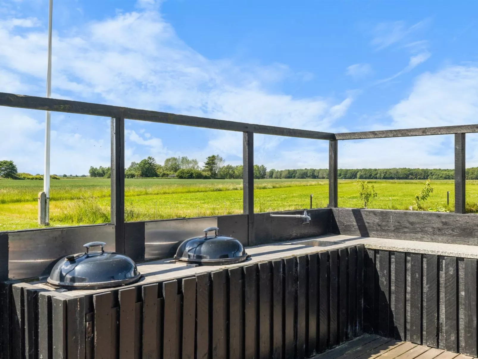 "Ung" - 460m from the sea-Buiten