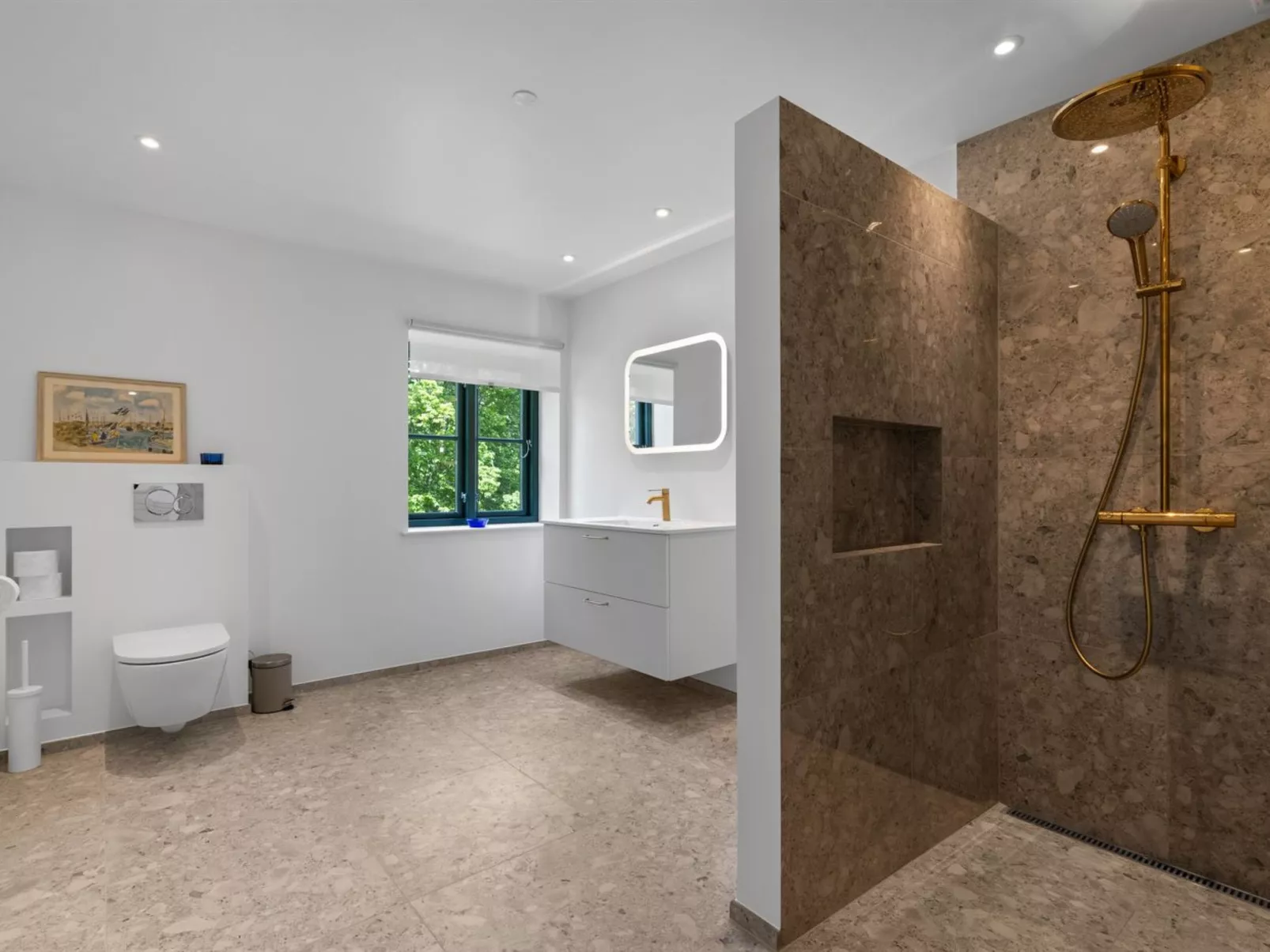 "Brun" - 1.5km from the sea-Binnen