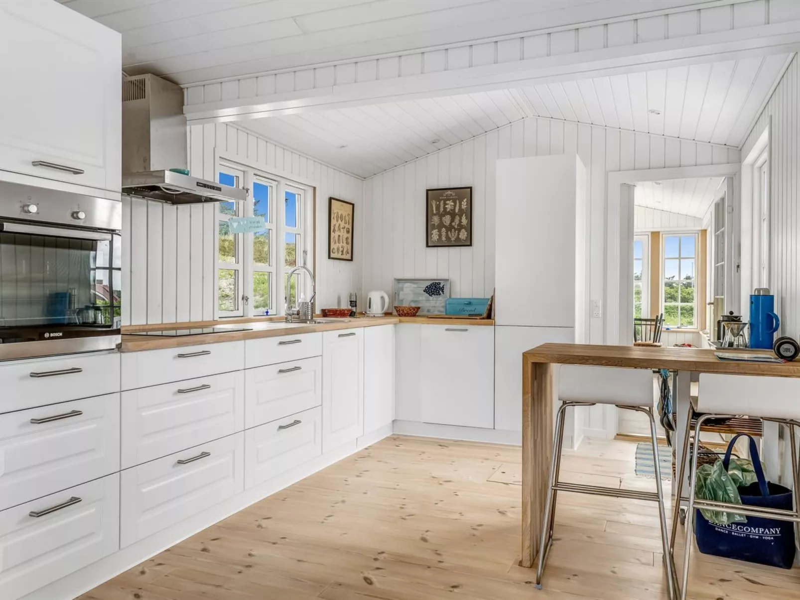 "Thine" - 250m from the sea-Binnen