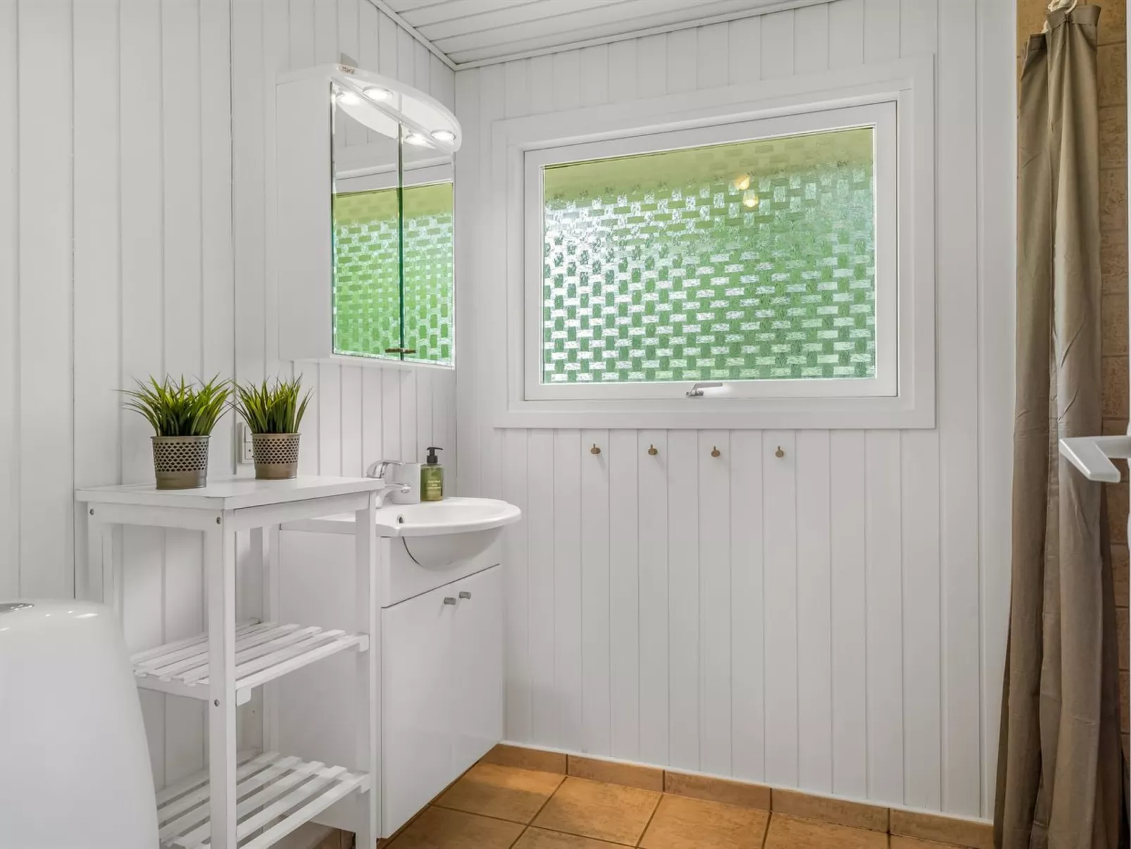 "Ivar" -  from the sea-Binnen