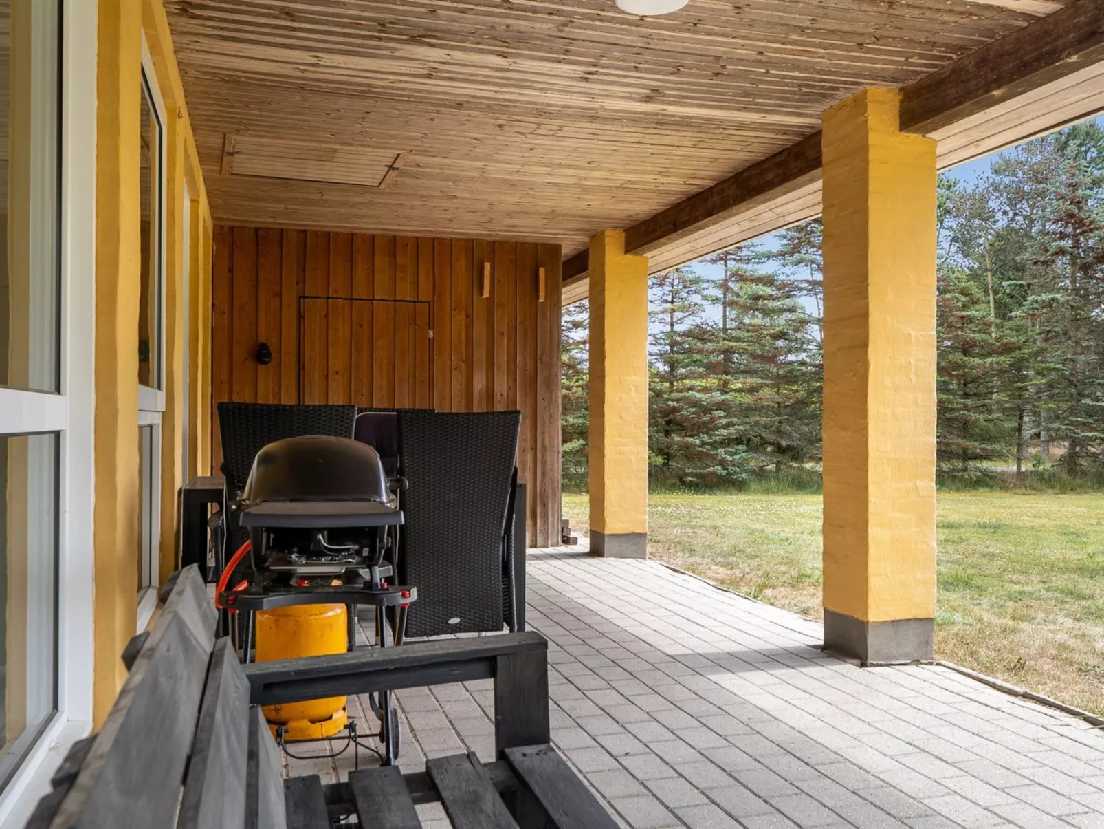 "Ebon" -  from the sea-Buiten