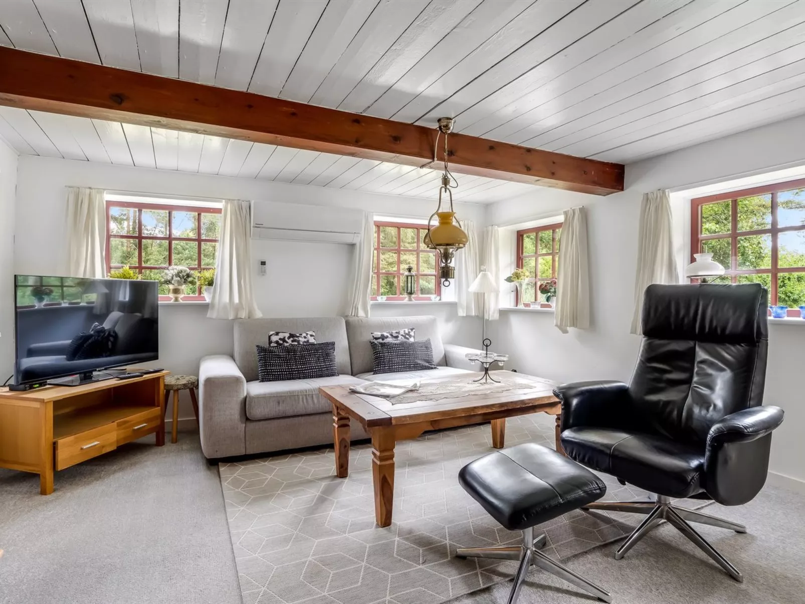 "Hoat" - 1.7km from the sea-Binnen