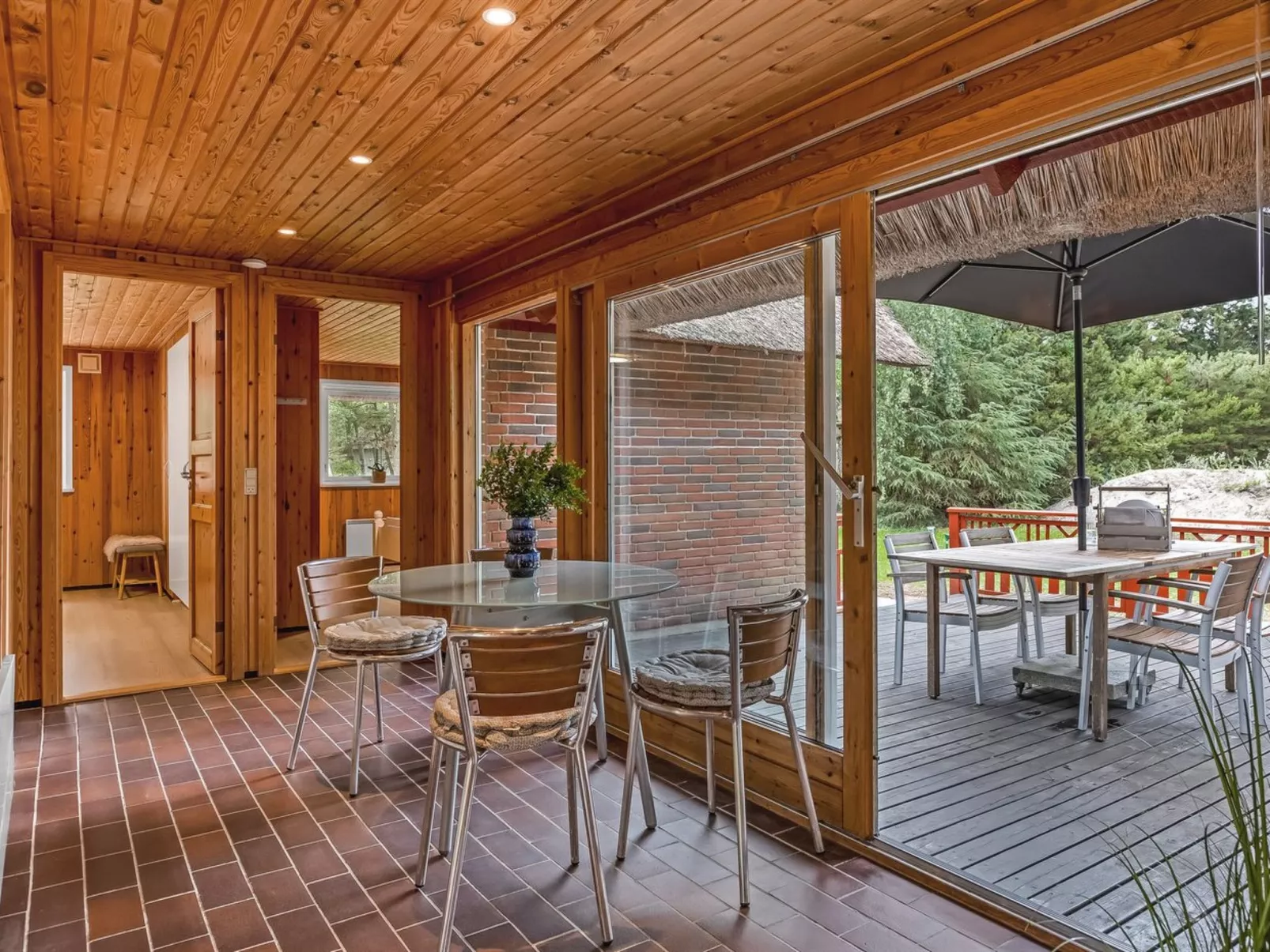 "Menard" - 1.2km from the sea-Binnen