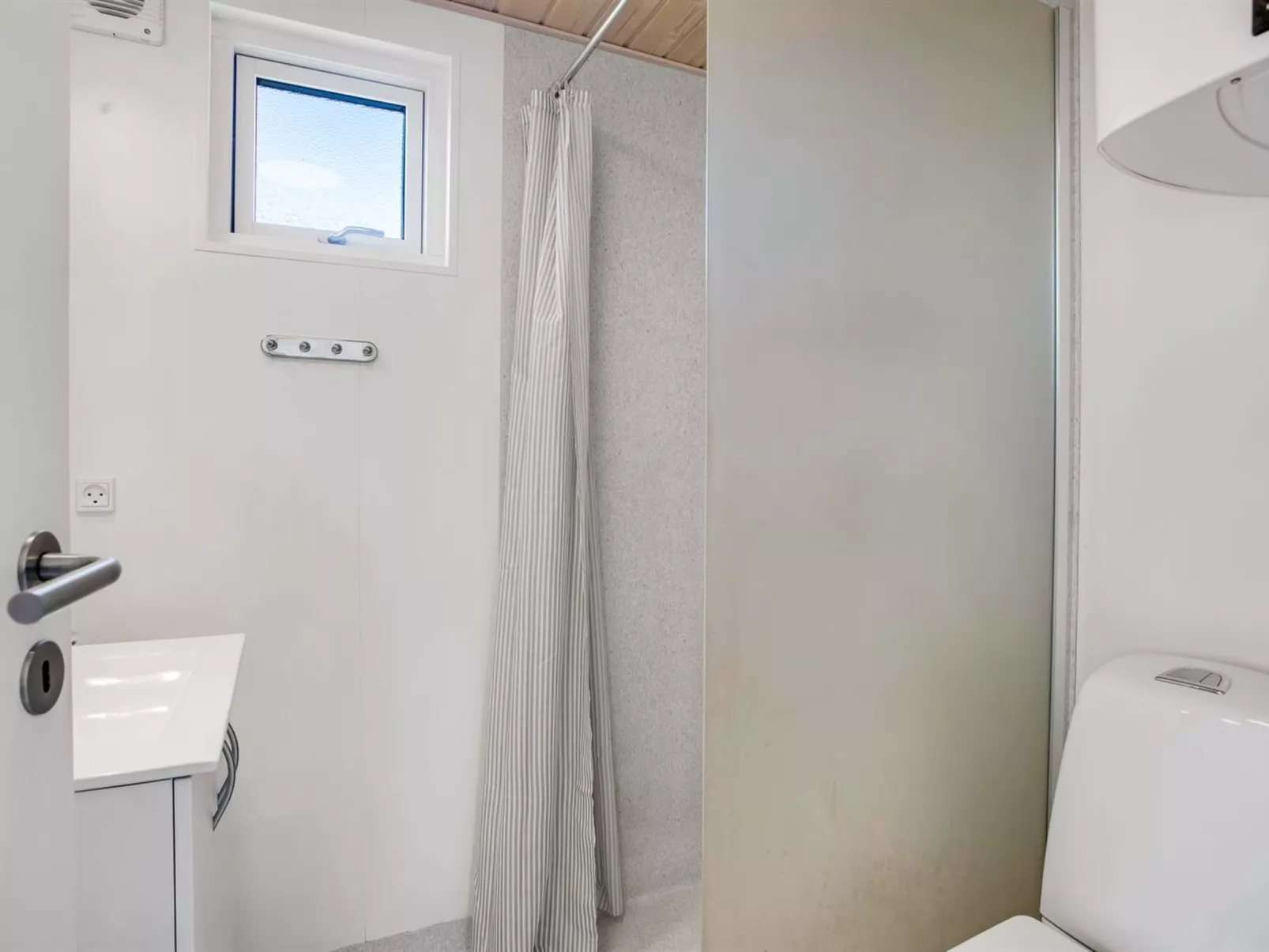 "Lovis" - 900m from the sea-Binnen