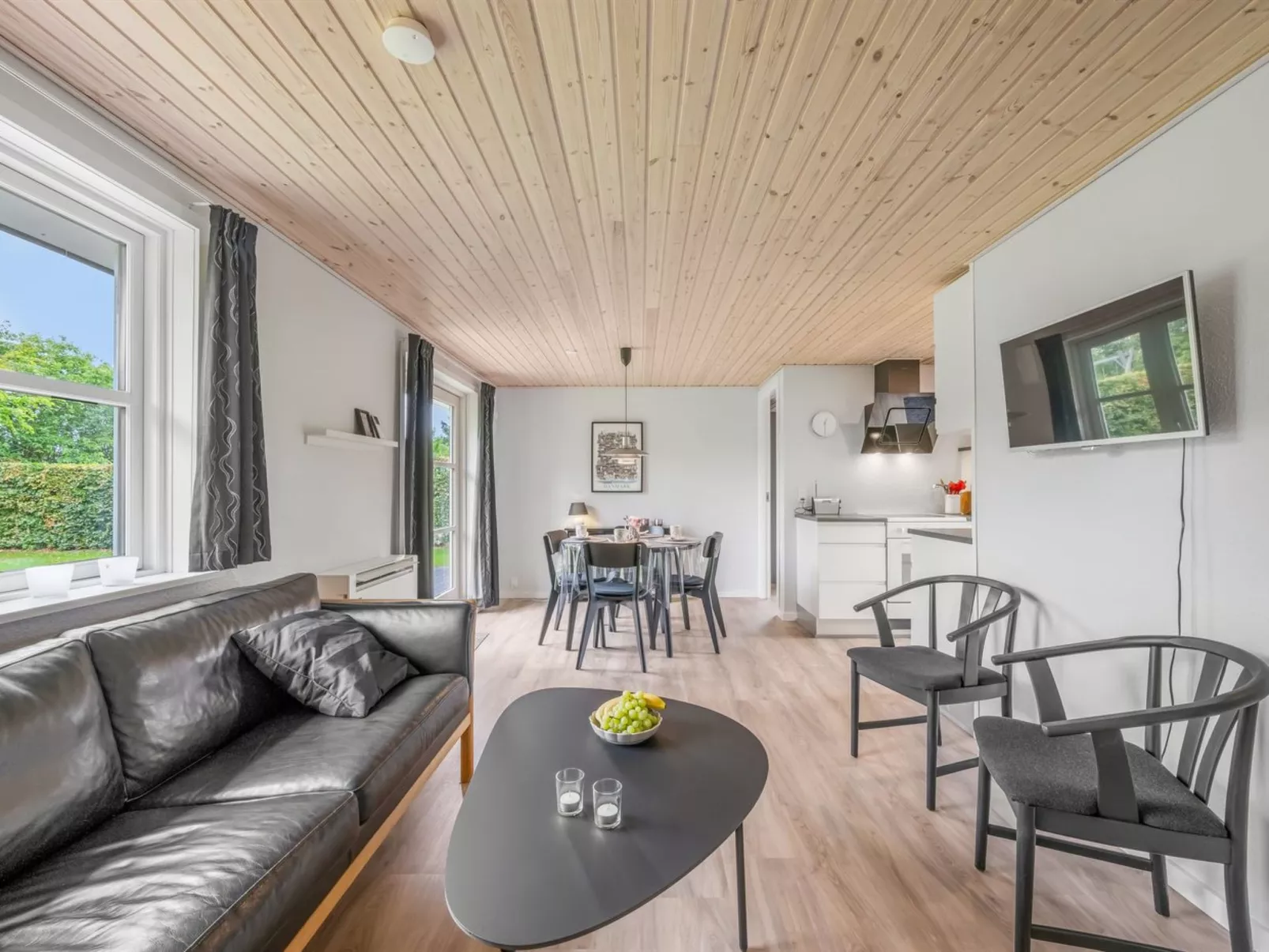 "Roland" - 200m to the fjord-Binnen