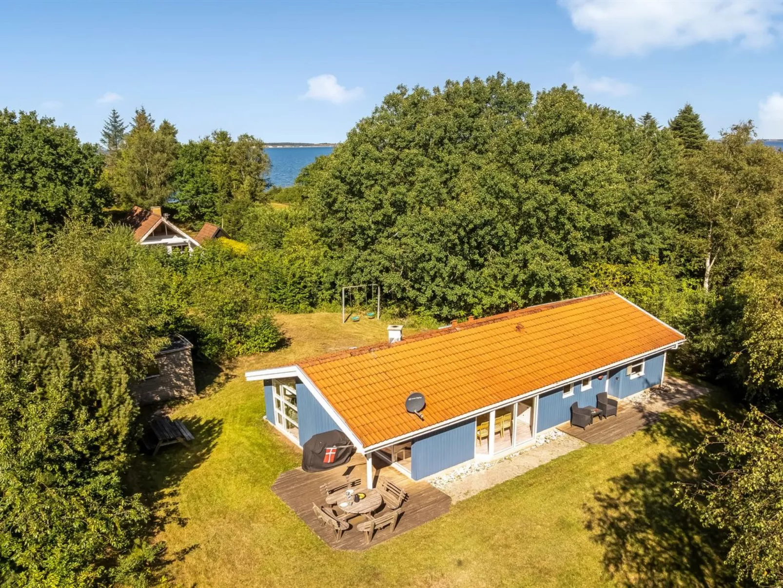 "Elizabeth" - 150m to the fjord-Buiten