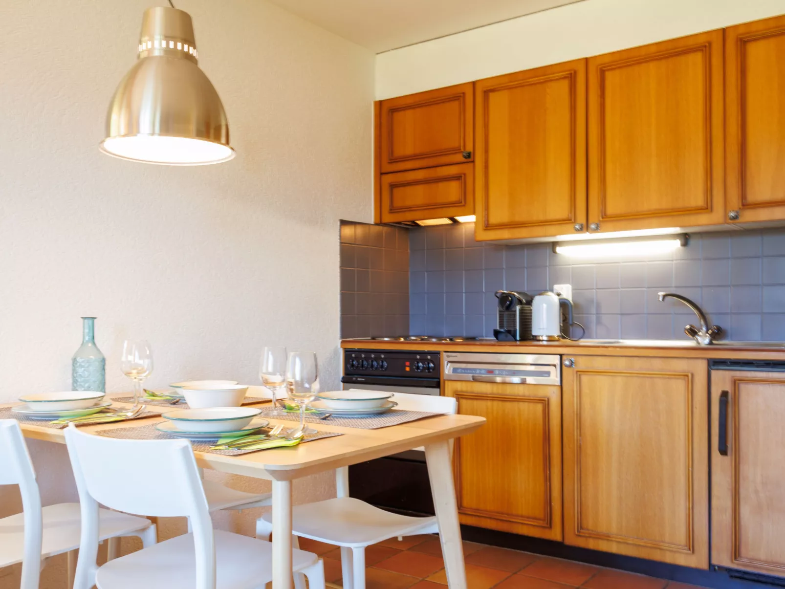 Ambassador 1/6-Binnen