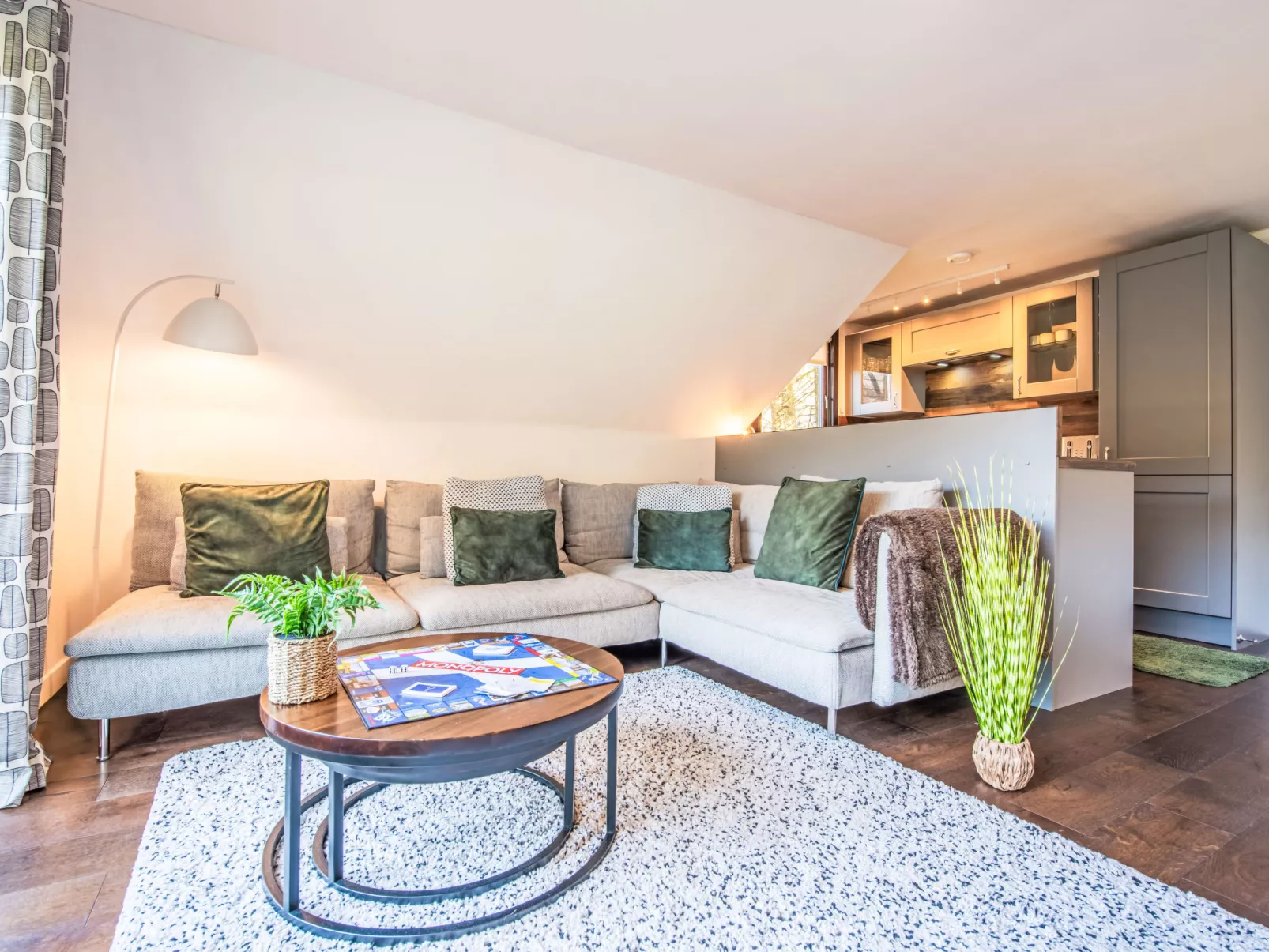 Pine Needle Lodge-Binnen