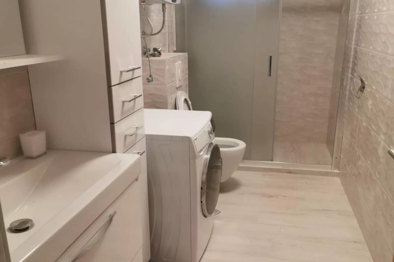 Two-bedroom Apartment With Sea View A1-Badkamer