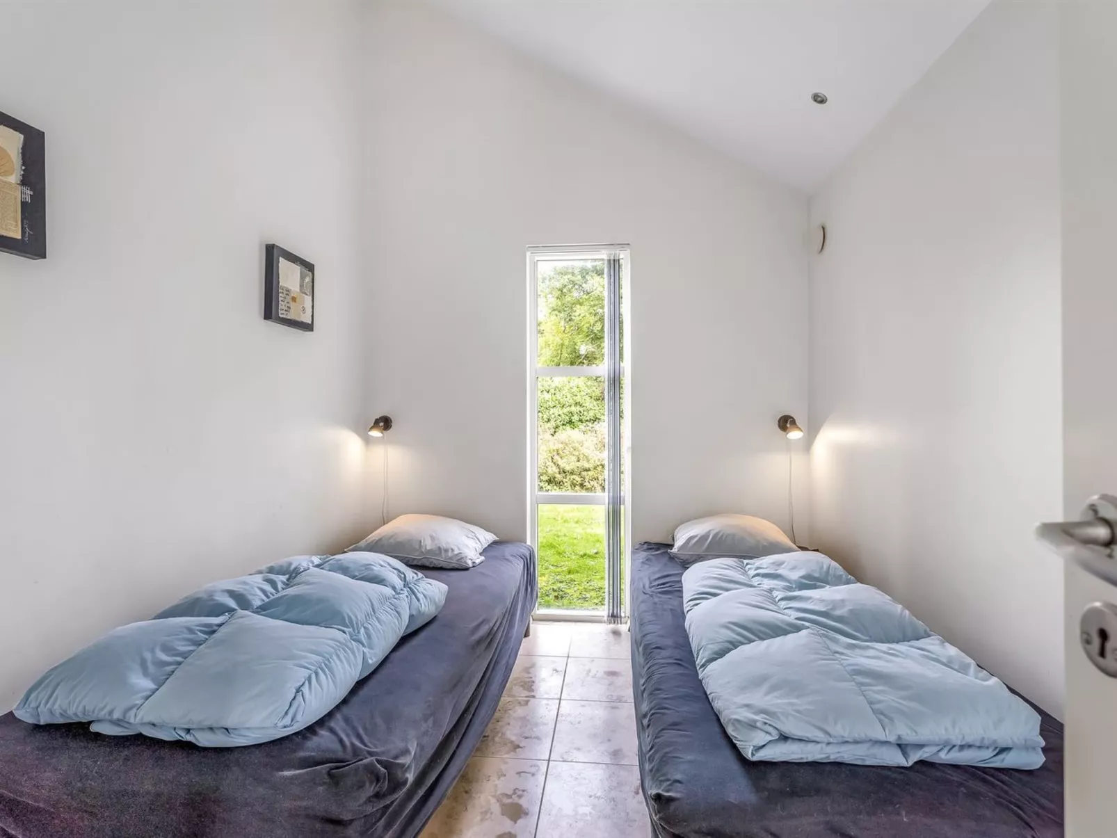 "Talitha" - 40m from the sea-Binnen