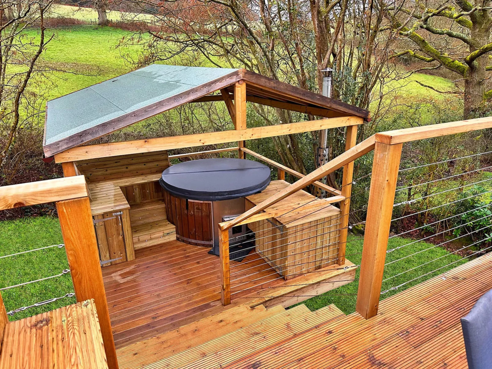 Ashdown Luxury Dome-Buiten