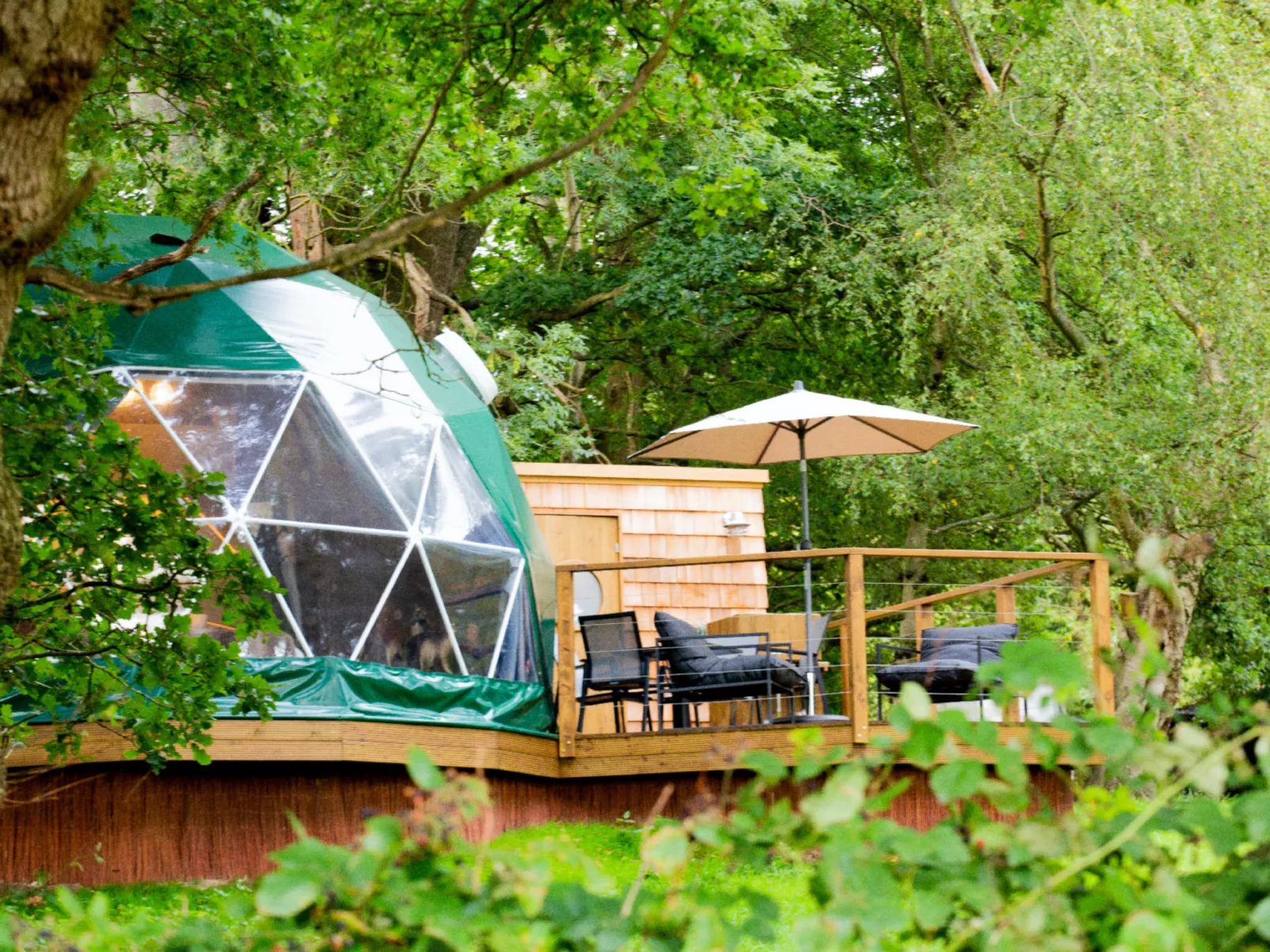 Chartwell Luxury Dome-Buiten