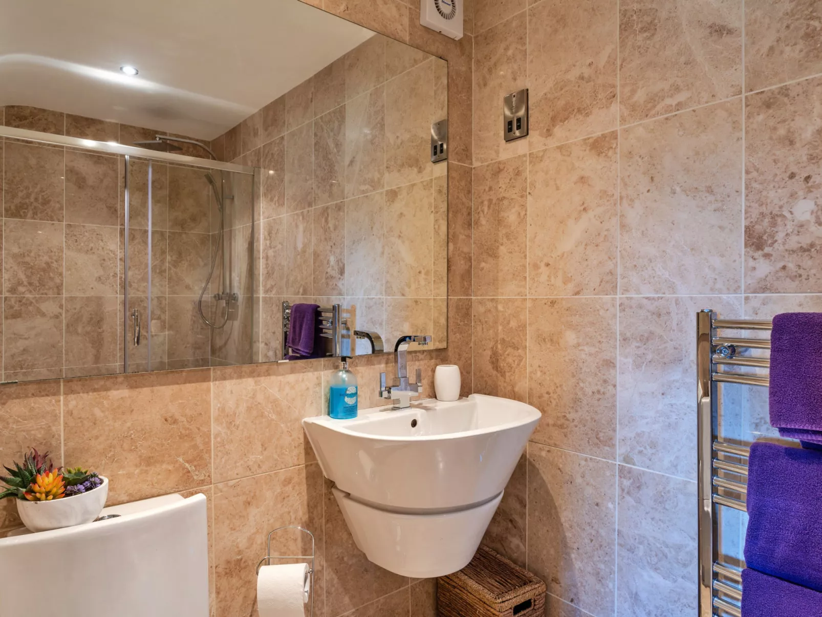 Stone Bow Farmhouse-Binnen