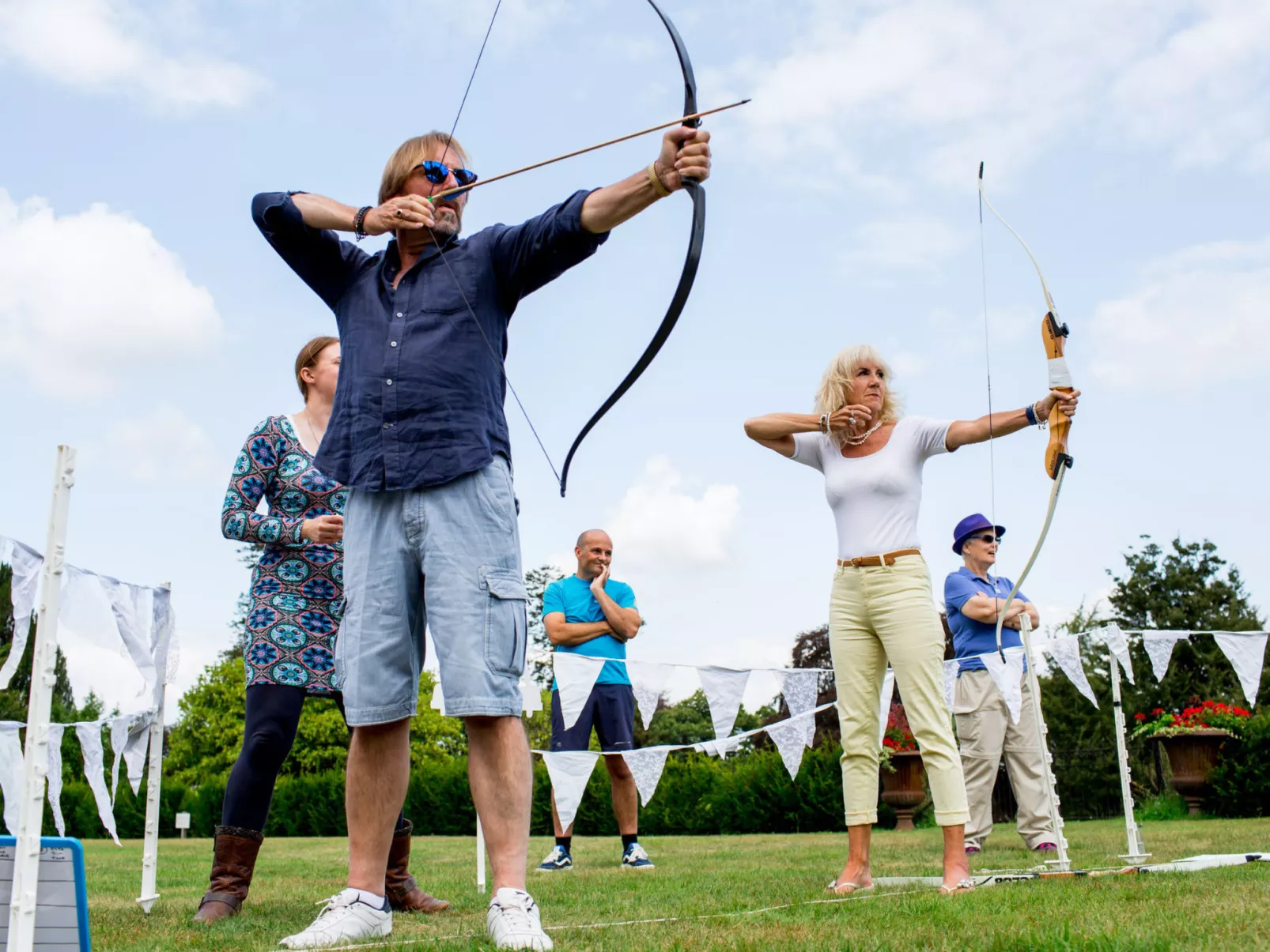 Historic Castle on River Tamar-Buiten