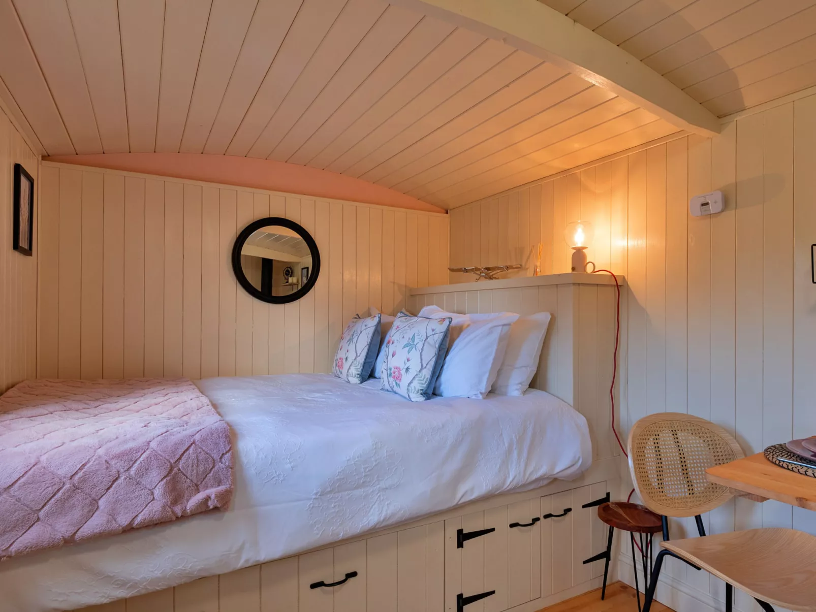 The Flower Hut-Buiten