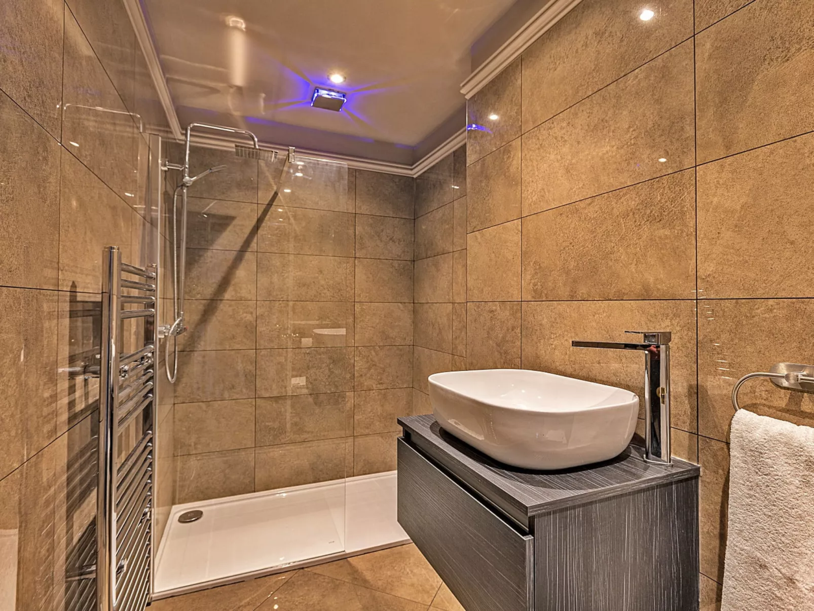 Ttich Manor Retreat-Binnen