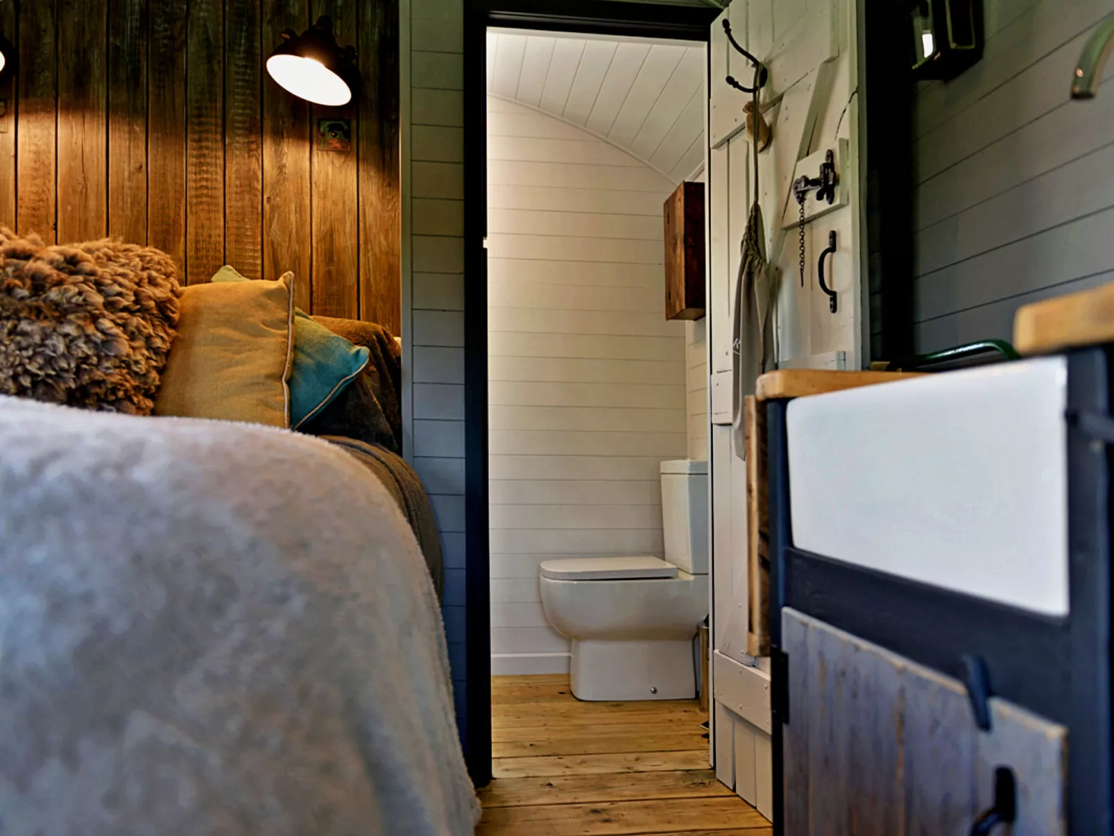 'Elen' Gypsy Hut-Binnen