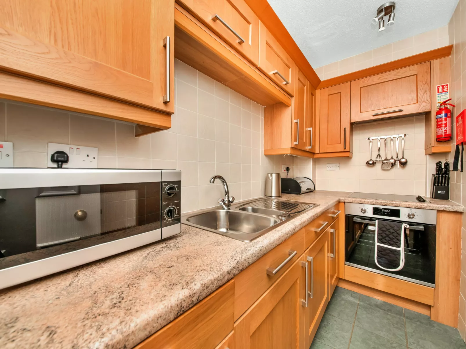 Sutton Hall Apt - Binnen