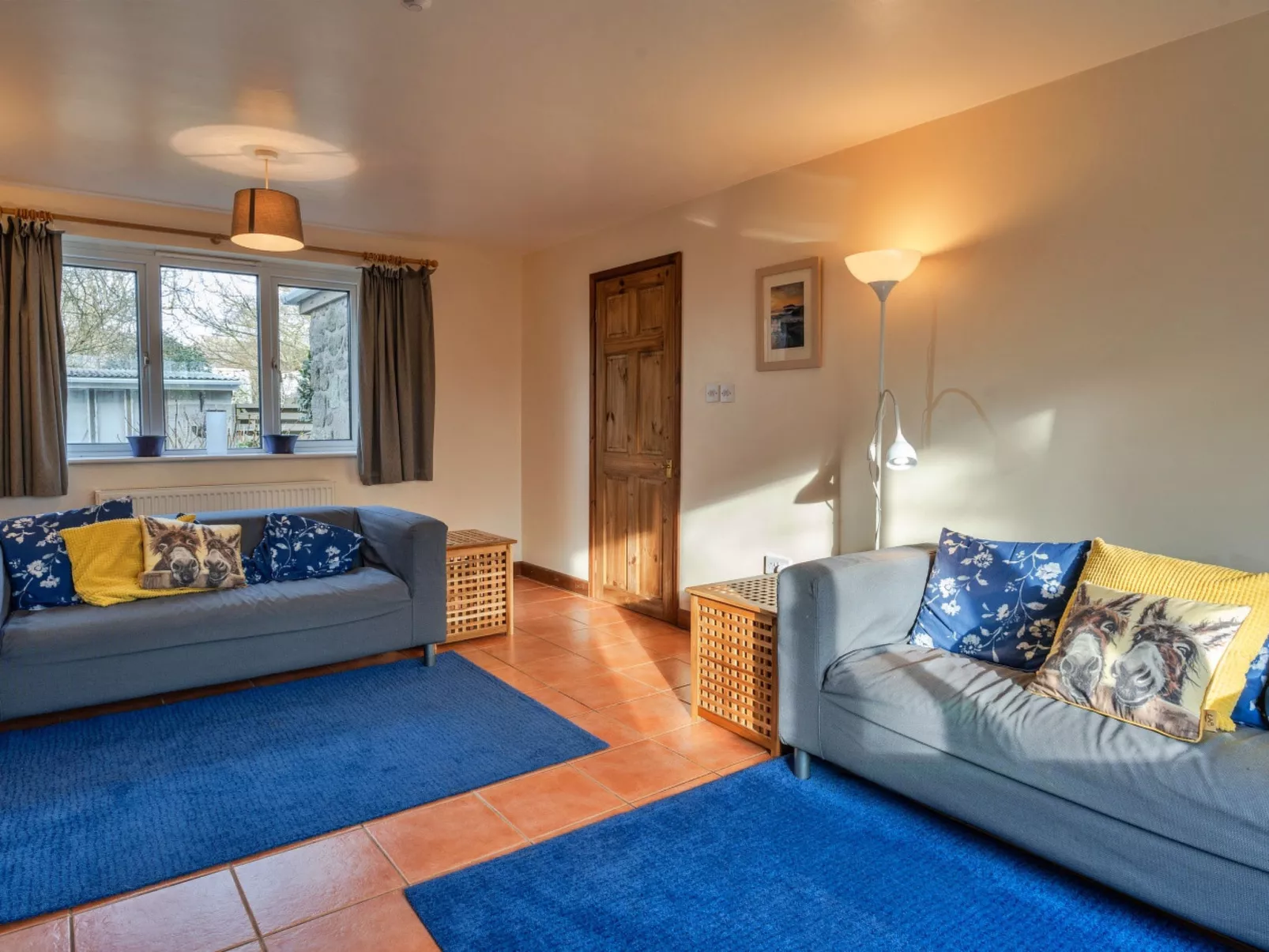 No.1 Gladys' Orchard-Binnen