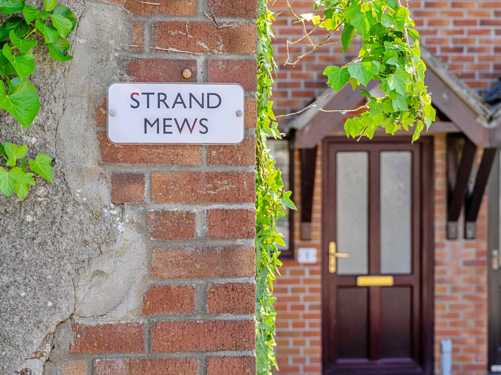Strand Mews-Buiten